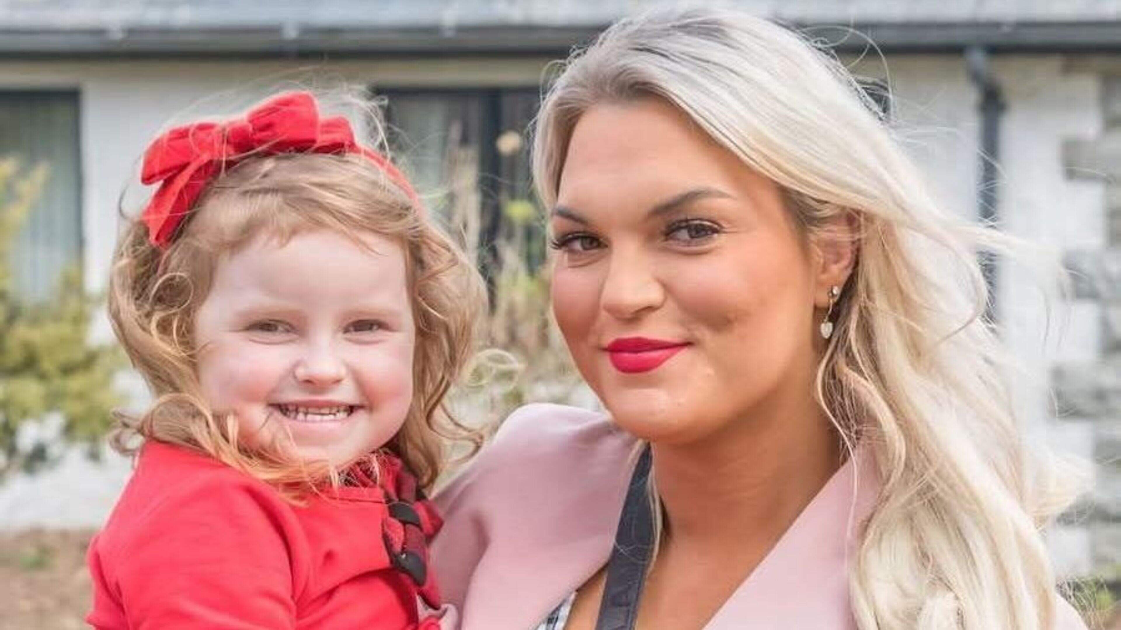Family of Donegal mother and daughter (6) who died in crash to unveil memorial bench on first anniversary