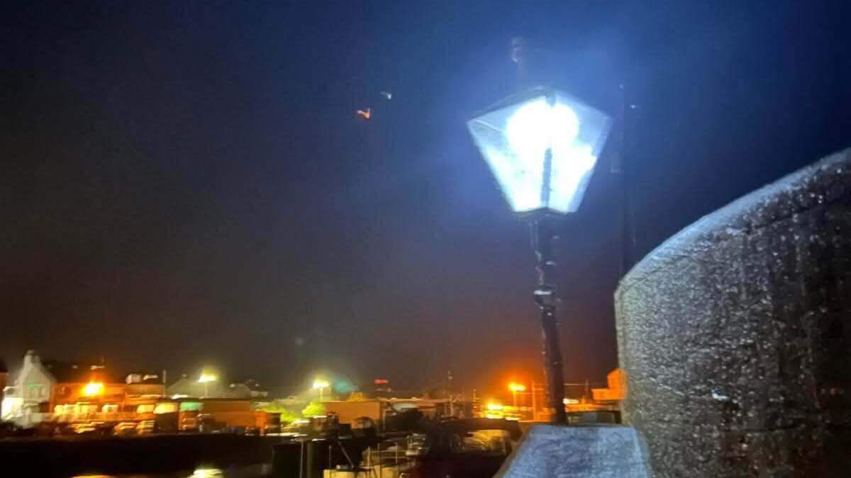 Iconic lamp returns to Galway village for first time in 60 years after being destroyed by hurricane