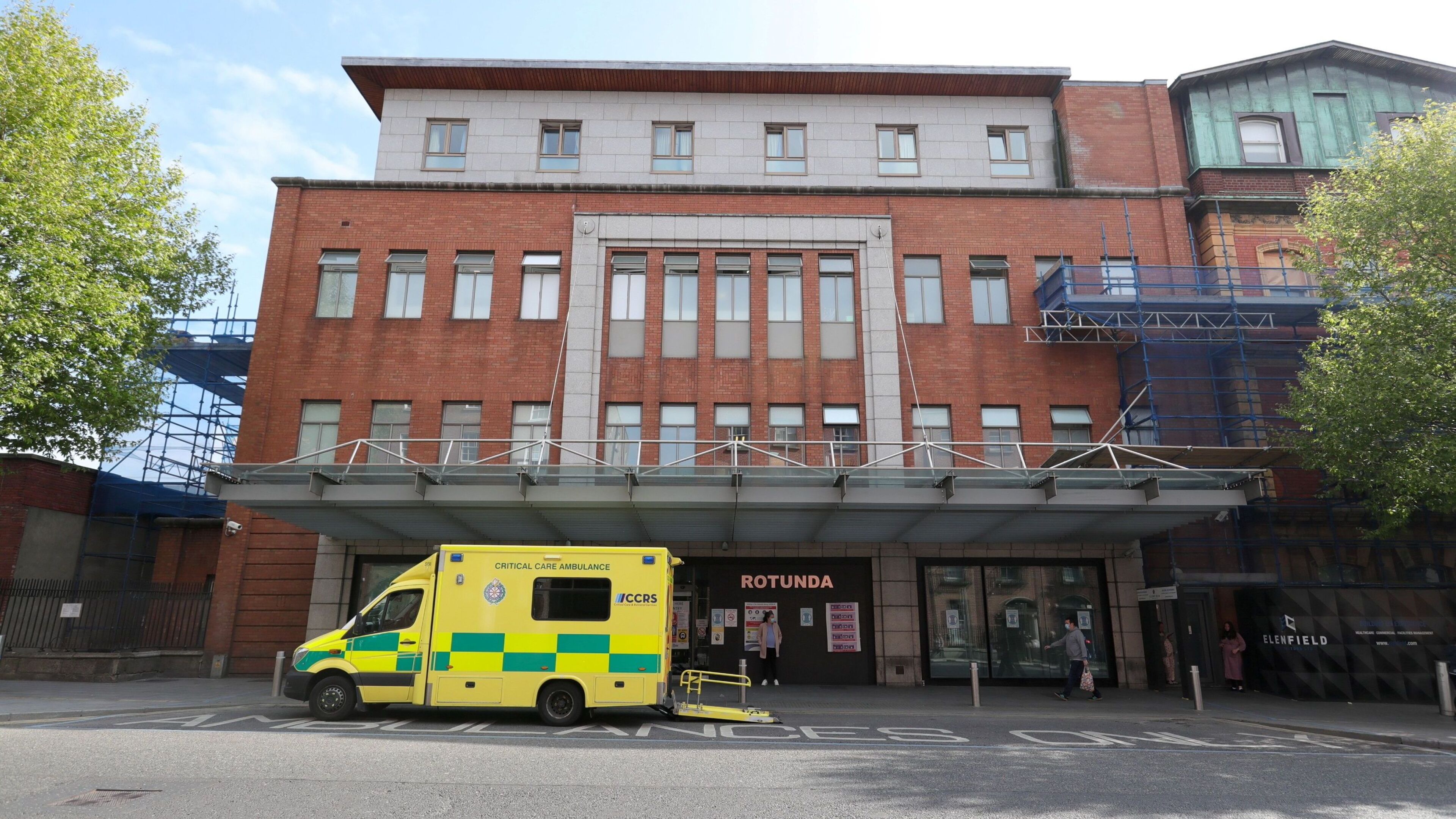 Rotunda doctors on €300,000 public-only contracts are still treating private maternity patients, master confirms