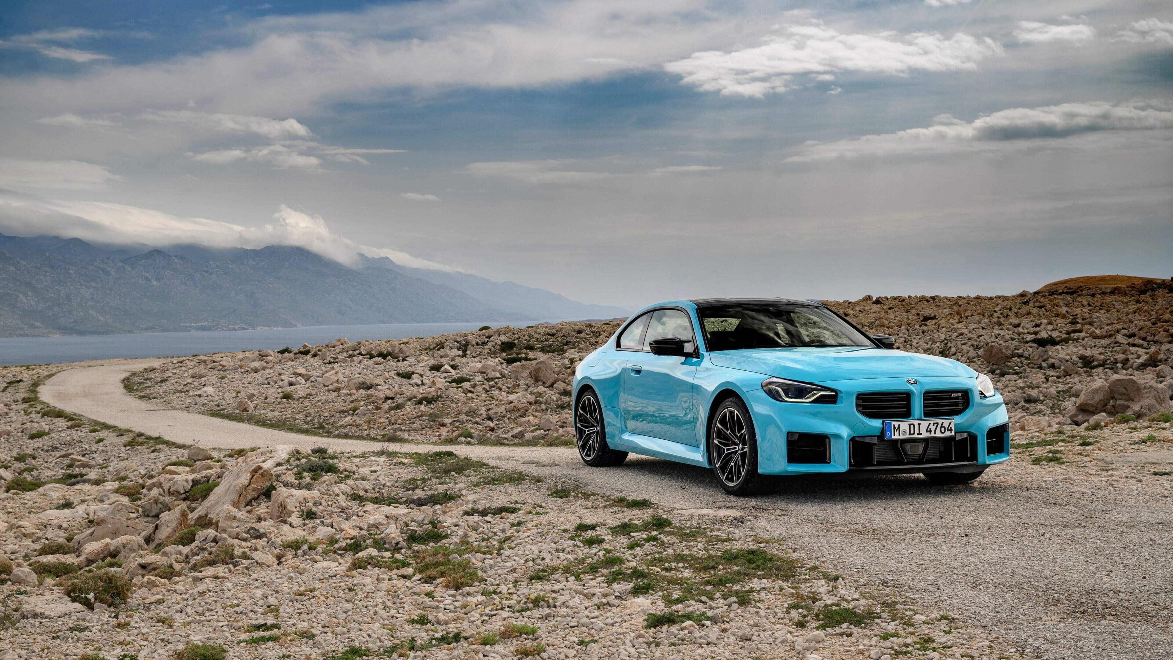 New BMW M2 comes with all-wheel drive, enhancing h