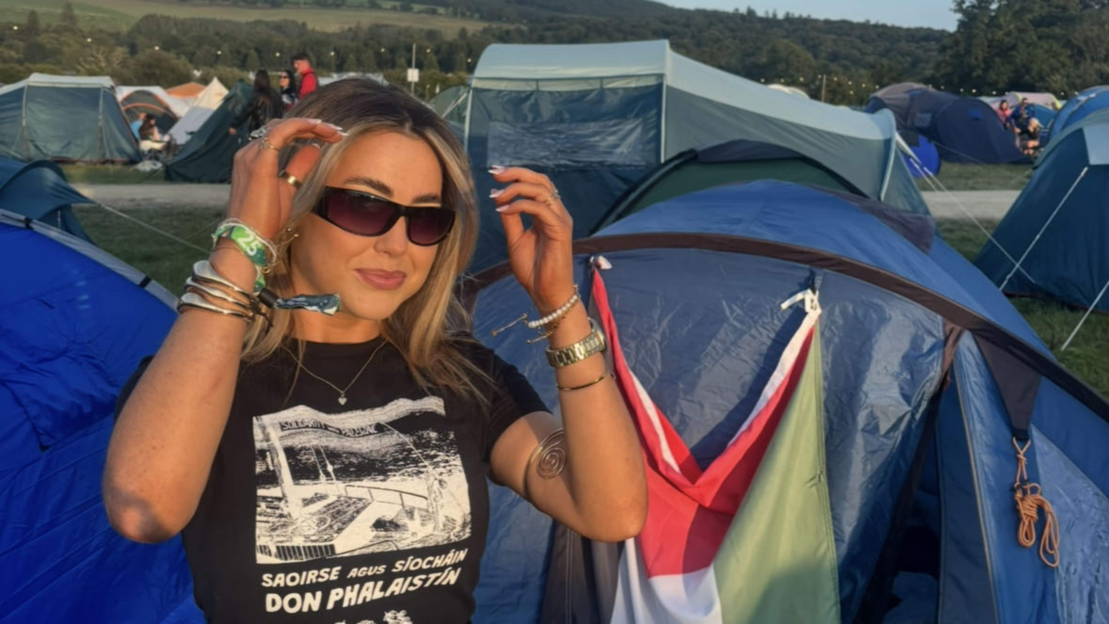 Laura Ní hAoidhne: FOMO nó campáil – cé acu is scanrúla i séasúr na bhféilte?