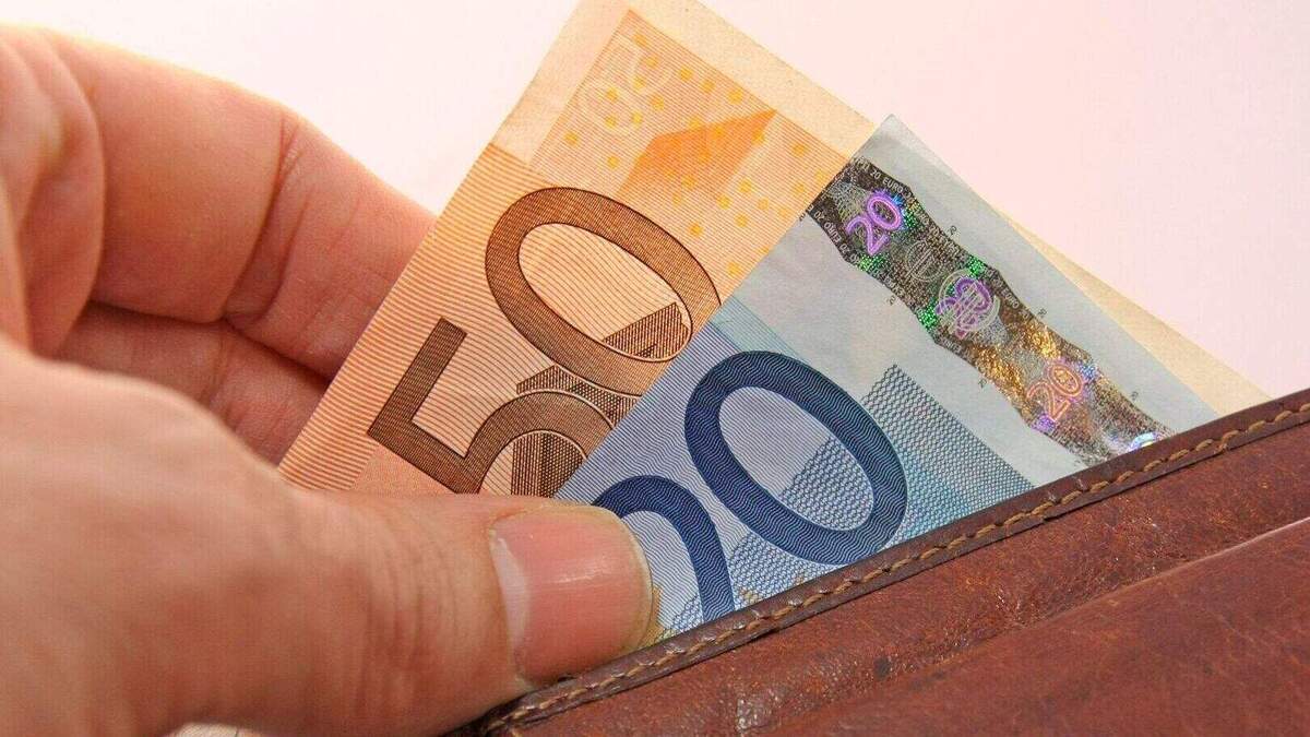‘Nobody should have to pay this' – South Dublin family says electricity bills reached €900 in new council home