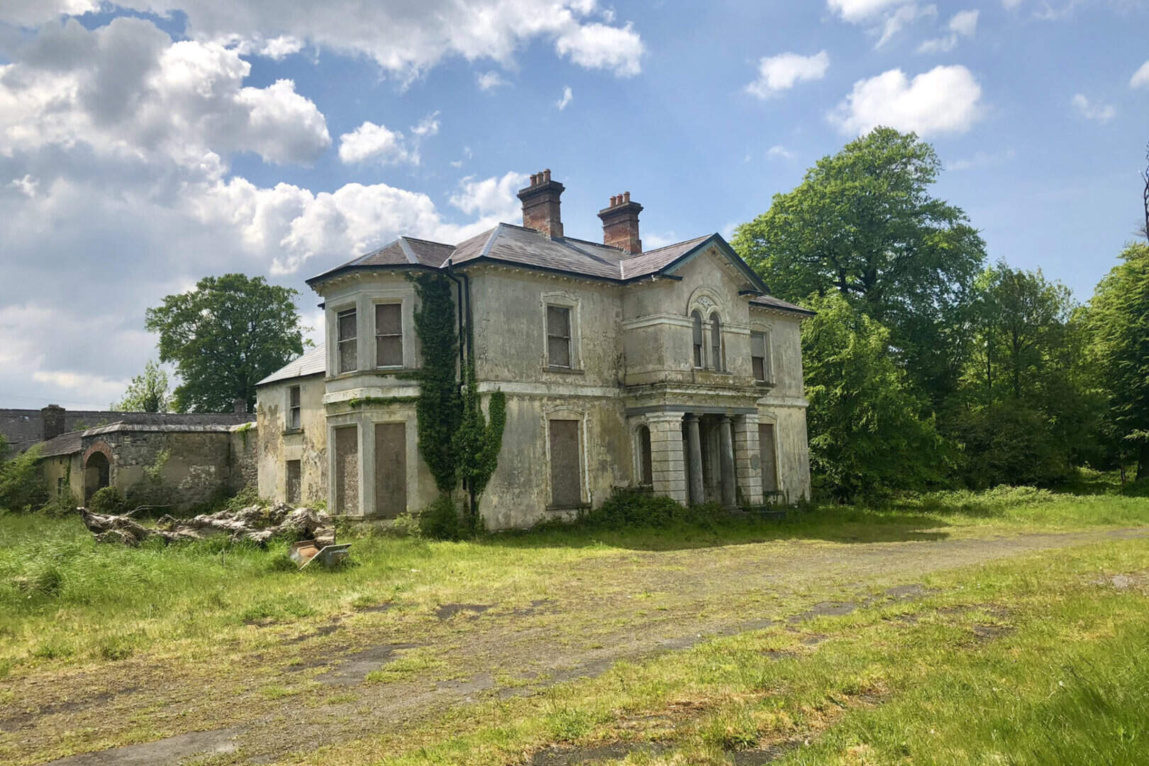 Bid to turn 18th-century manor house in Clare into 19-bedroo