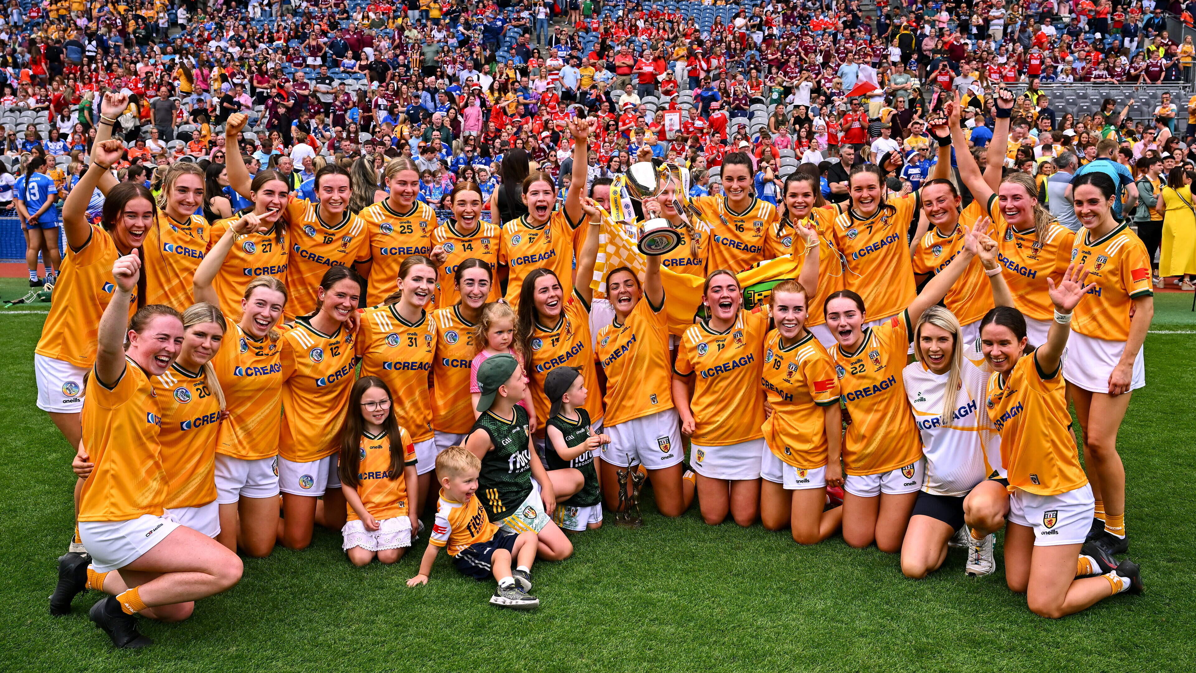 Dominant Antrim overwhelm Laois to secure All-Ireland intermediate camogie title and return to senior level