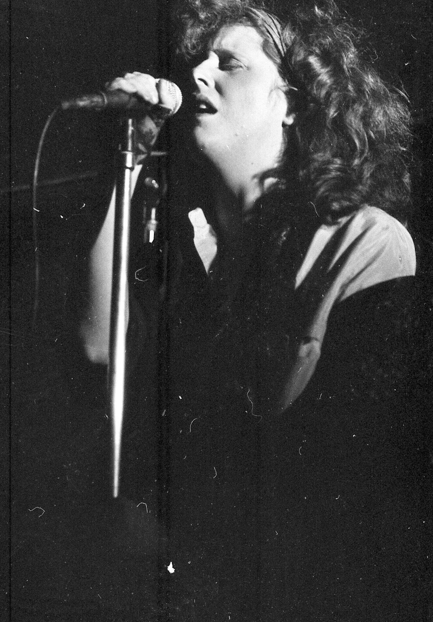 Legendary singer Mary Coughlan holds surprise pop-up gig at Galway ...