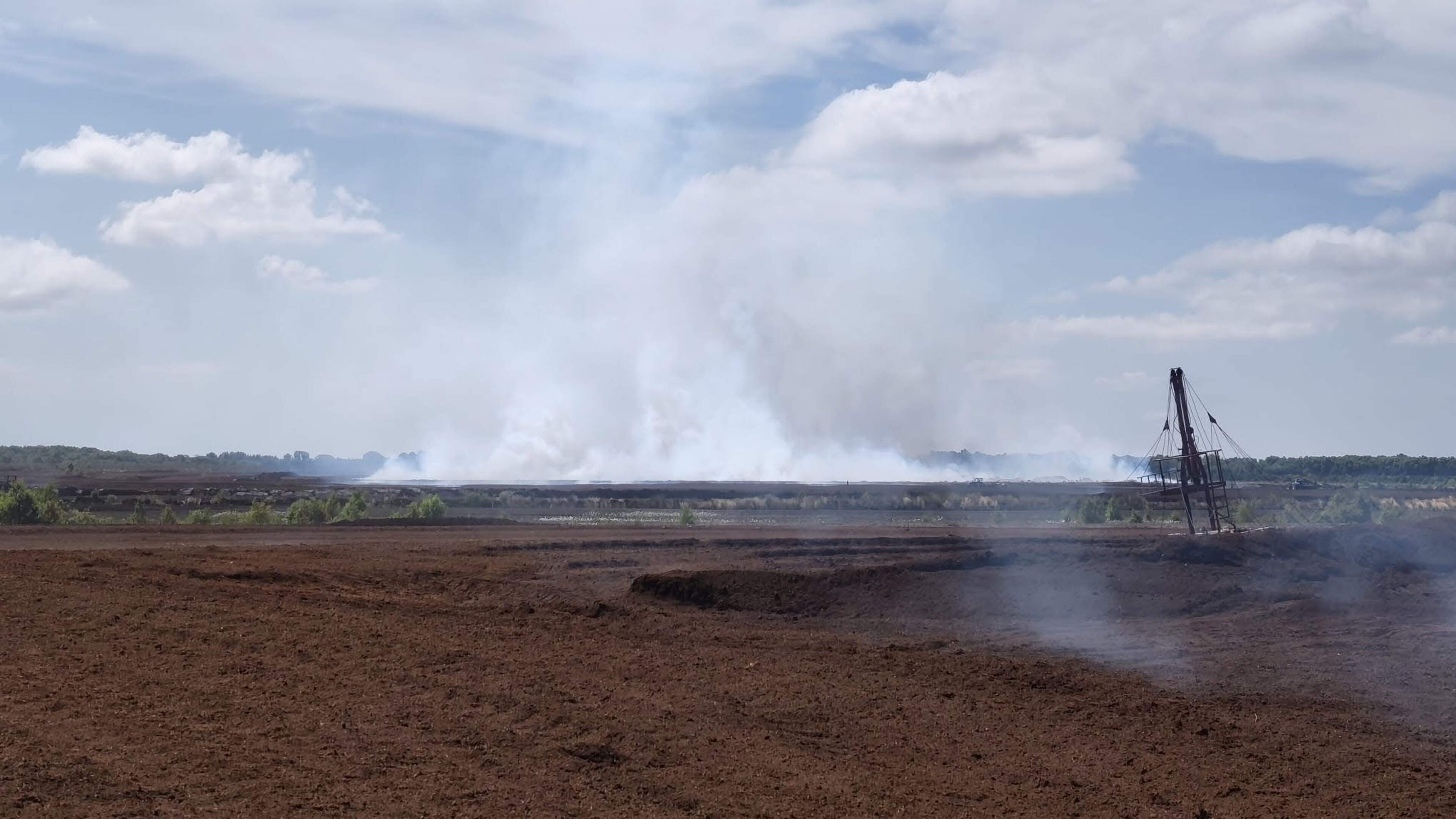 Kildare Fire Service responding to a number of ‘extensive wildfires’ across the county