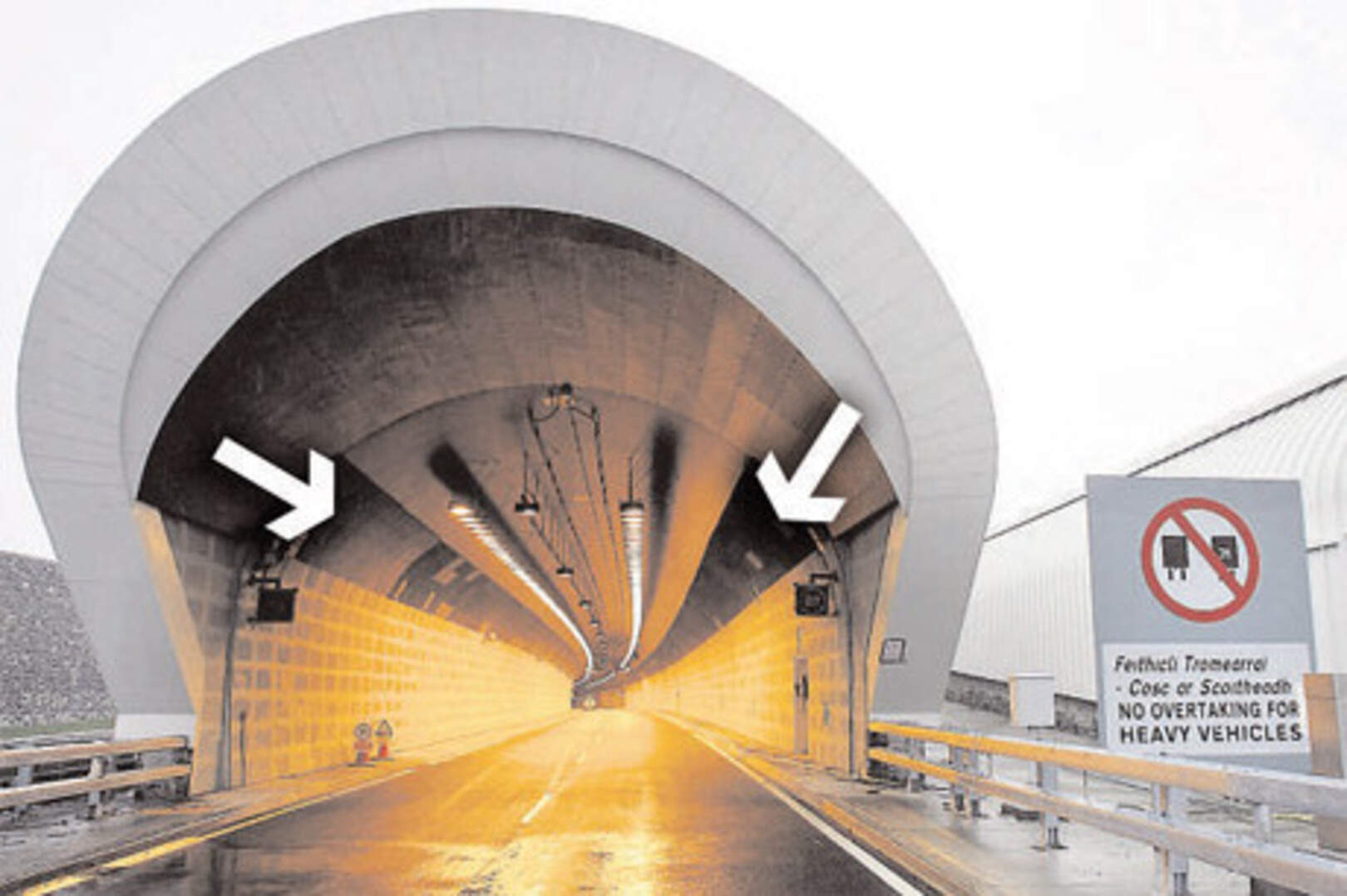 Safety risk to drivers as tiles fall from roof of Port Tunnel | Irish ...