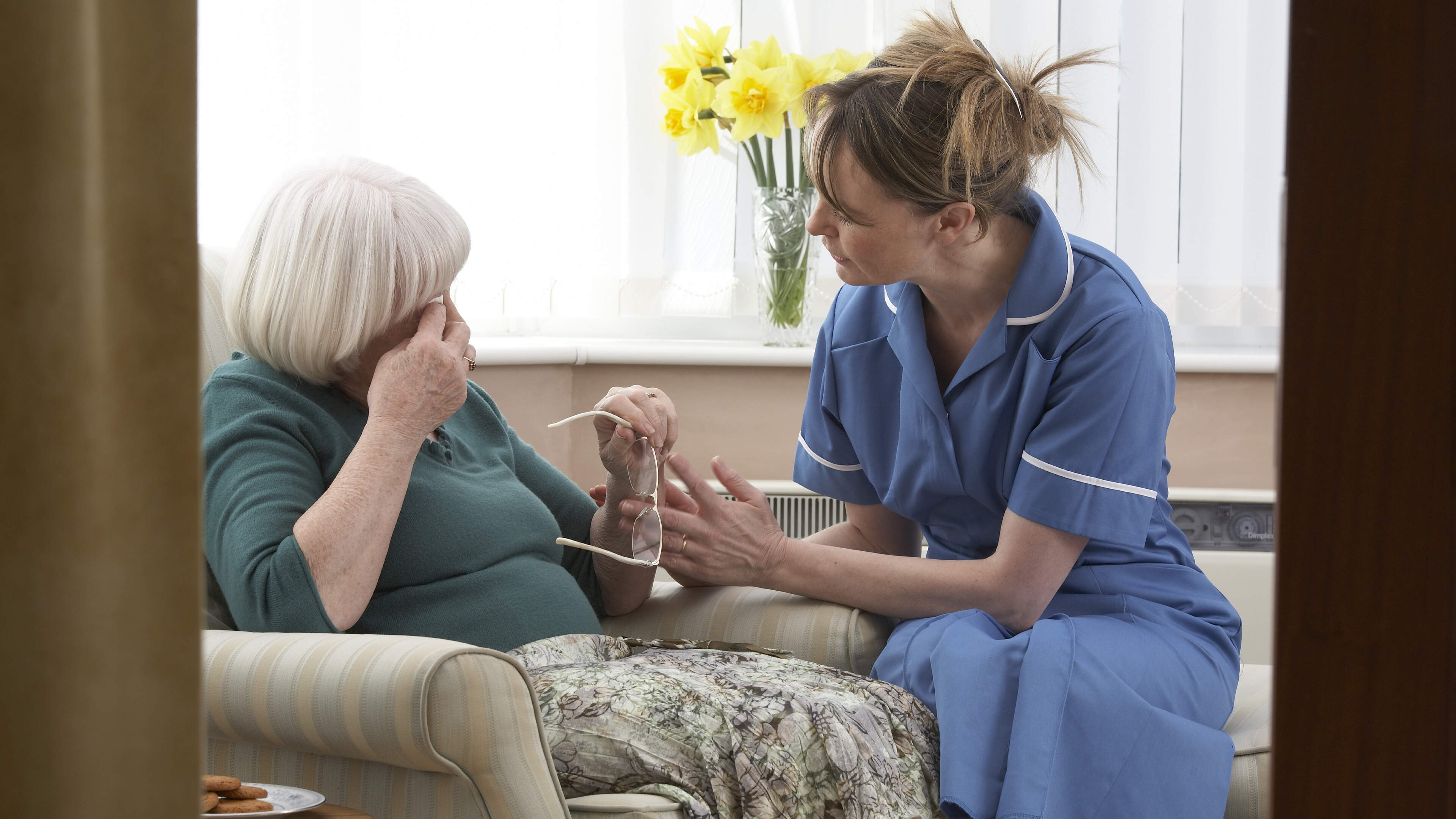 How number of HSE home-care hours and waiting times differ, depending on where you live