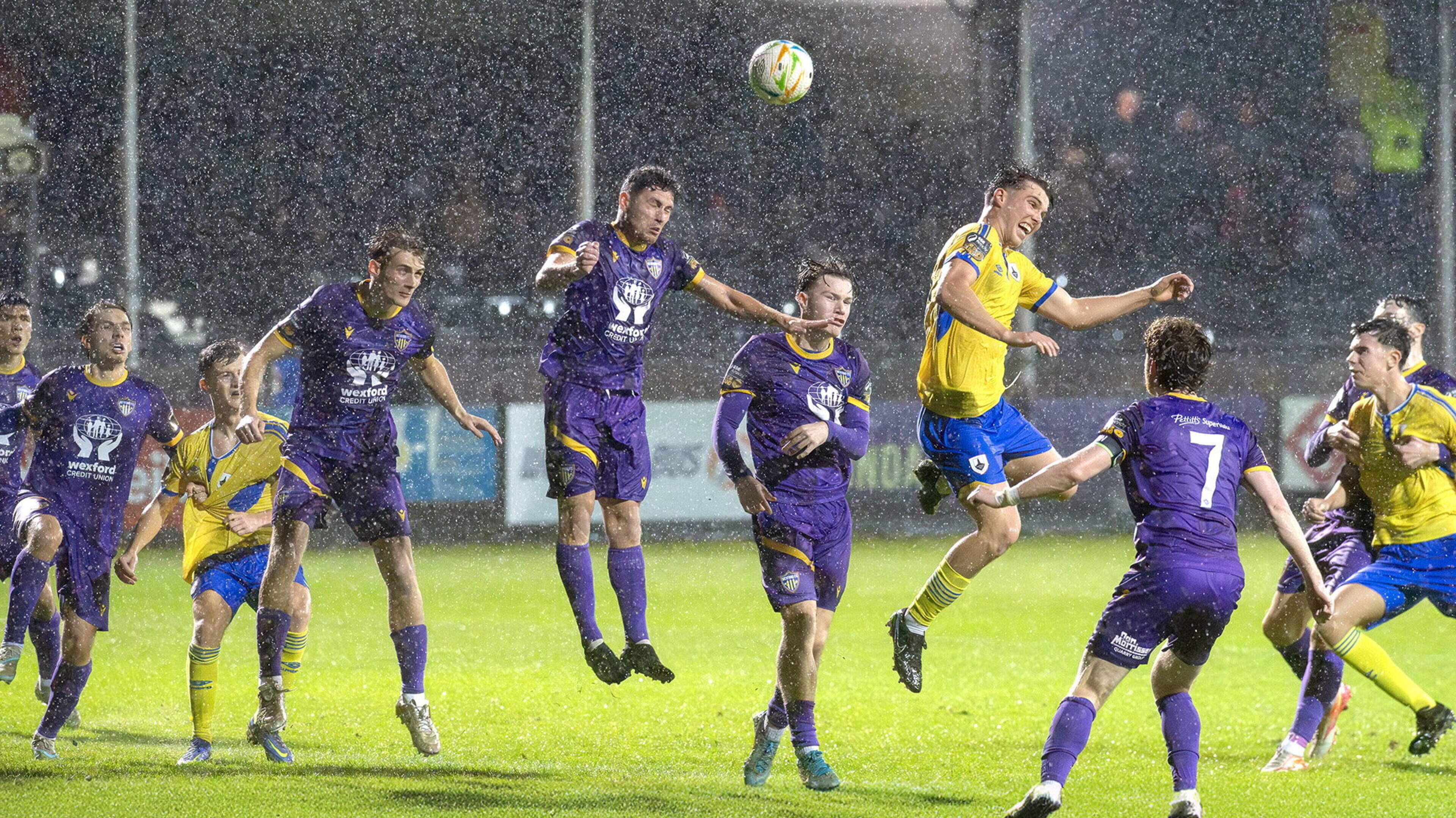 Dignam nets late leveller as Wexford FC share spoils with Longford Town in action-packed encounter