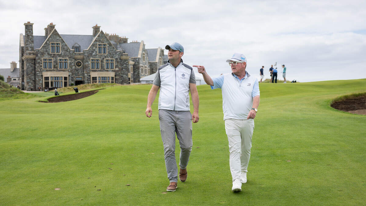 „Donald Trumps Golfresort hat der Hälfte von West Clare ein Studium ...