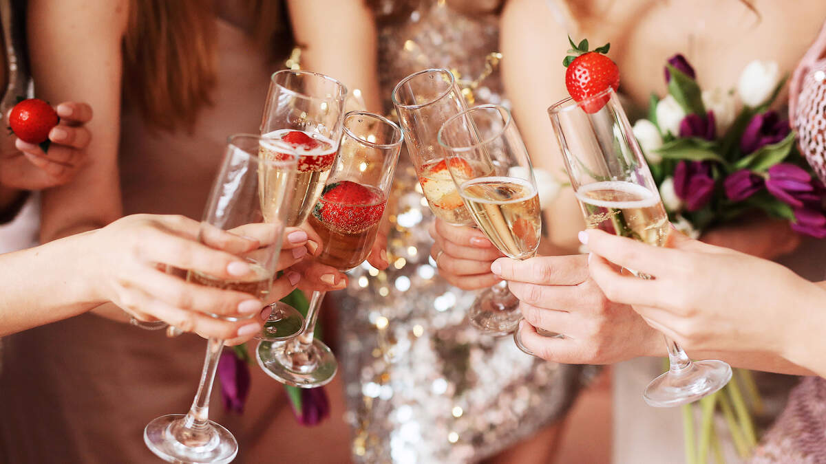 Modern Morals: A bridesmaid sent me a snarky text demanding €180 for hen party expenses – I want to say no