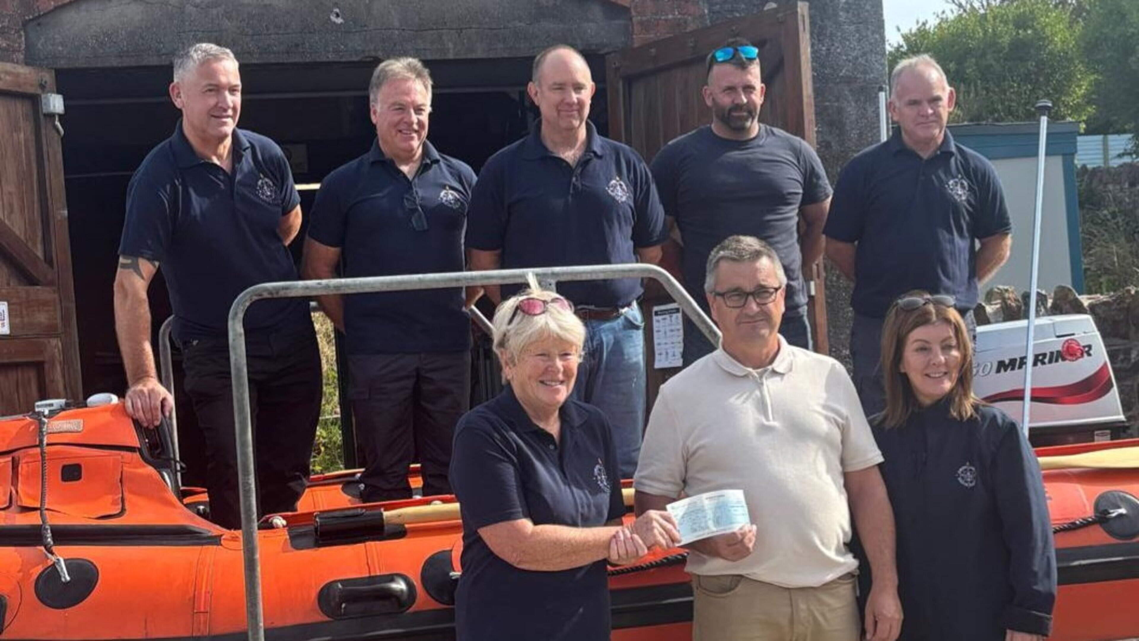 Wexford rescue service boosted by €500 donation from Ballyoughter Drama Group