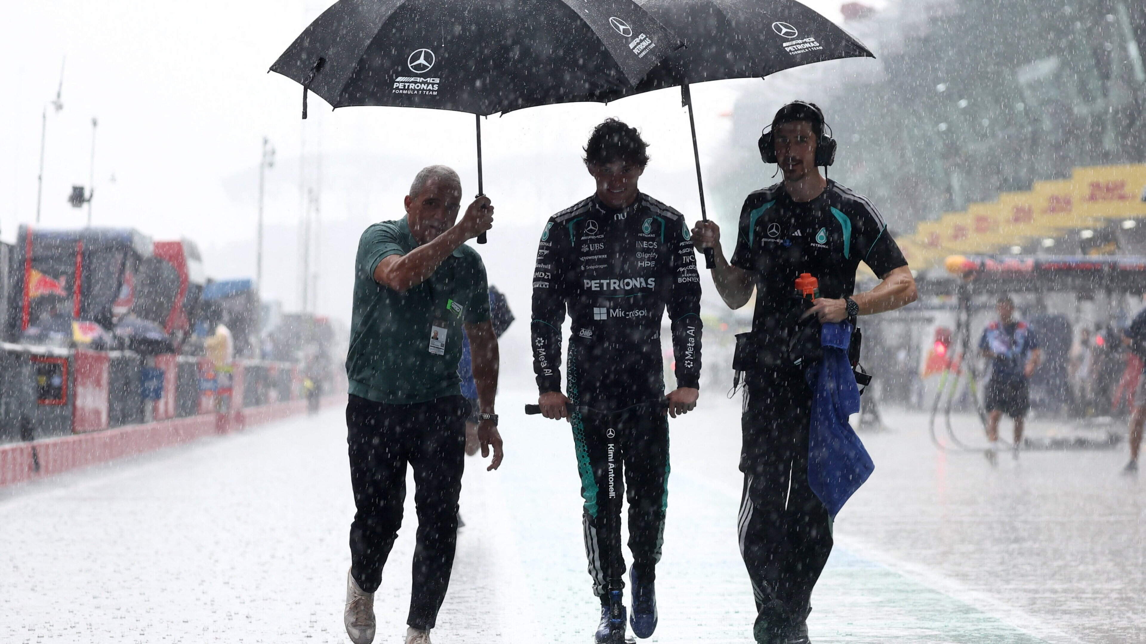 Our F1 expert explains why start of Bahrain Grand Prix descended into farce