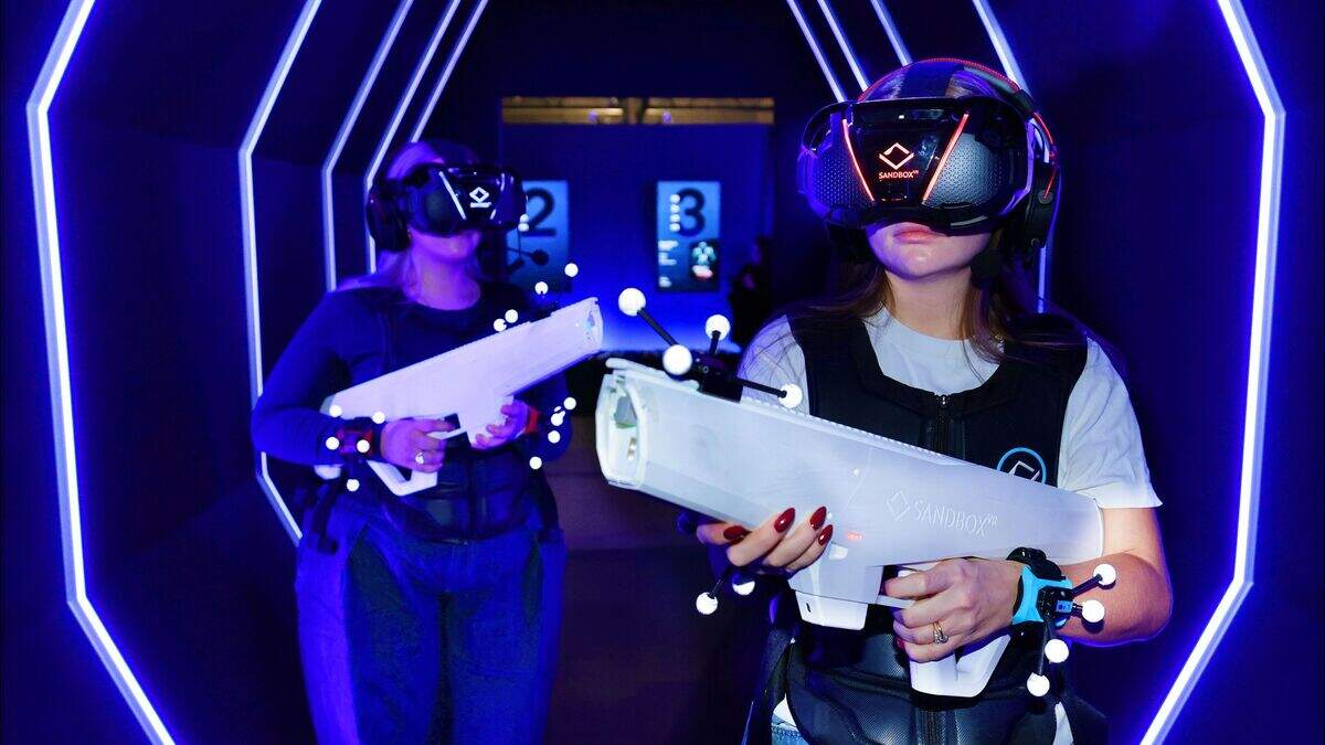Chloë finds a hobby: Virtual reality gaming and a cocktail-making robot ...