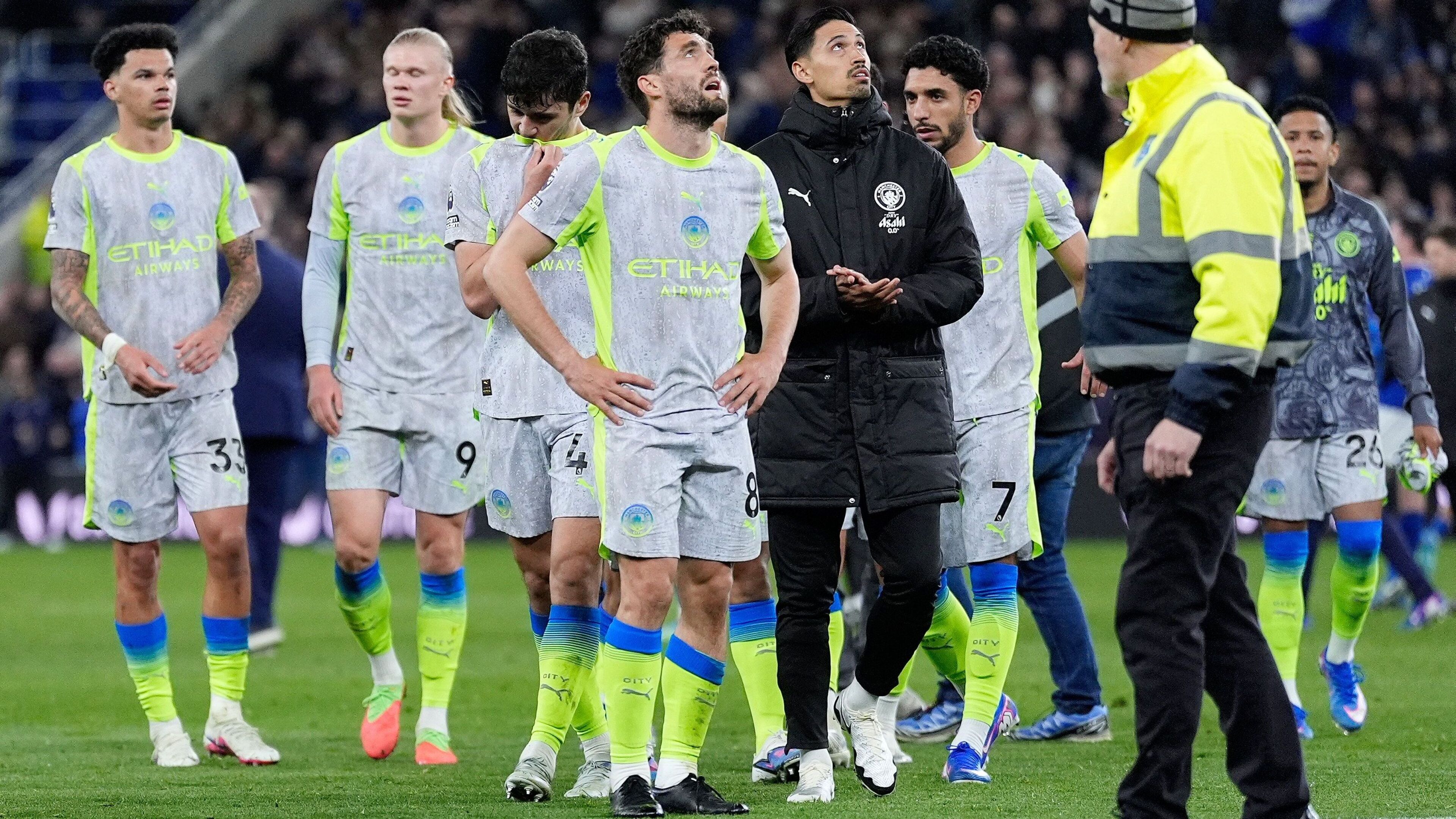 The madcap 13 minutes which could cost Manchester City the title