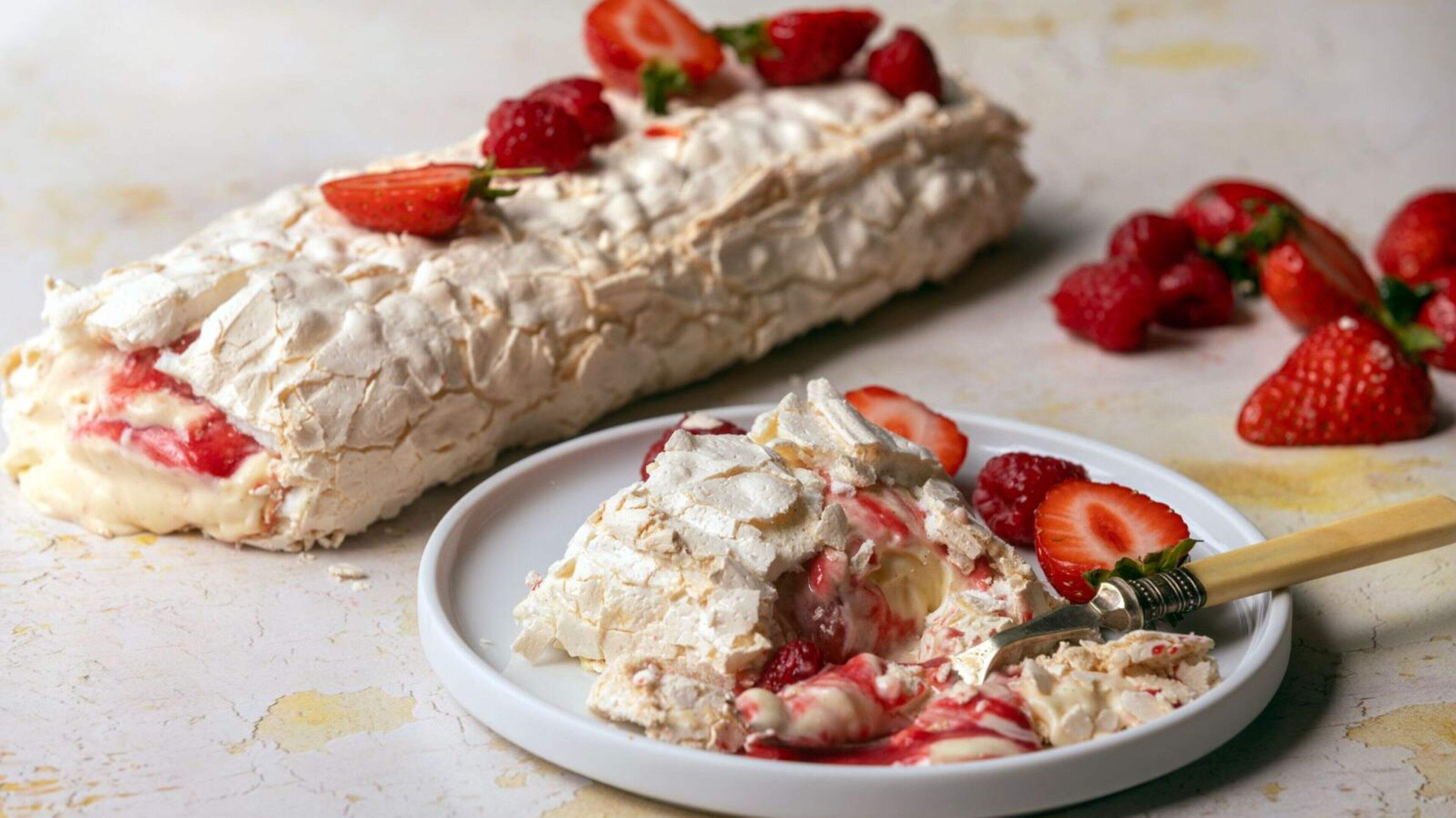 Frozen meringue roulade