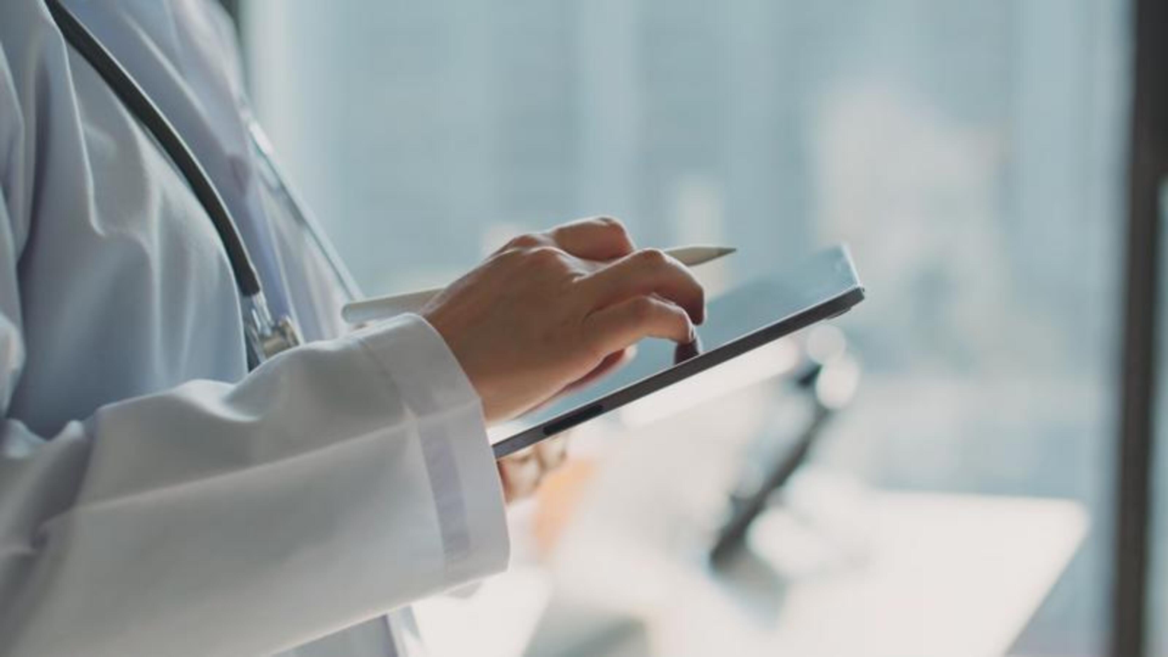 Revealed: Nearly one-third of doctors have not yet signed deal that aims to ease trolley crisis