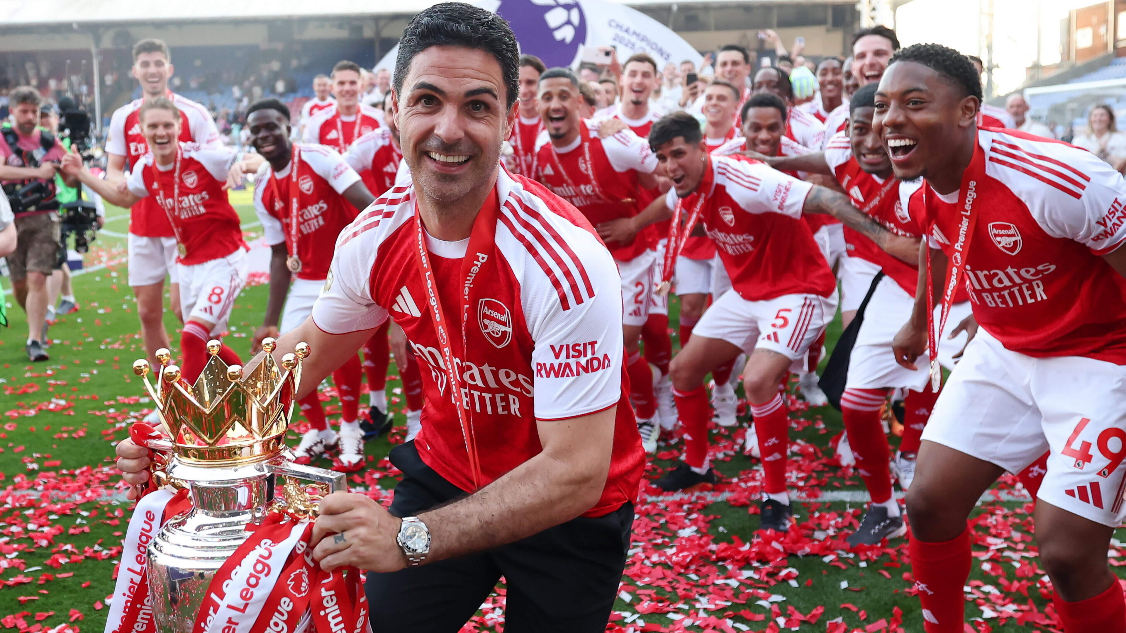 Clampdown on time-wasting among new rules in force for the Premier League kick-off