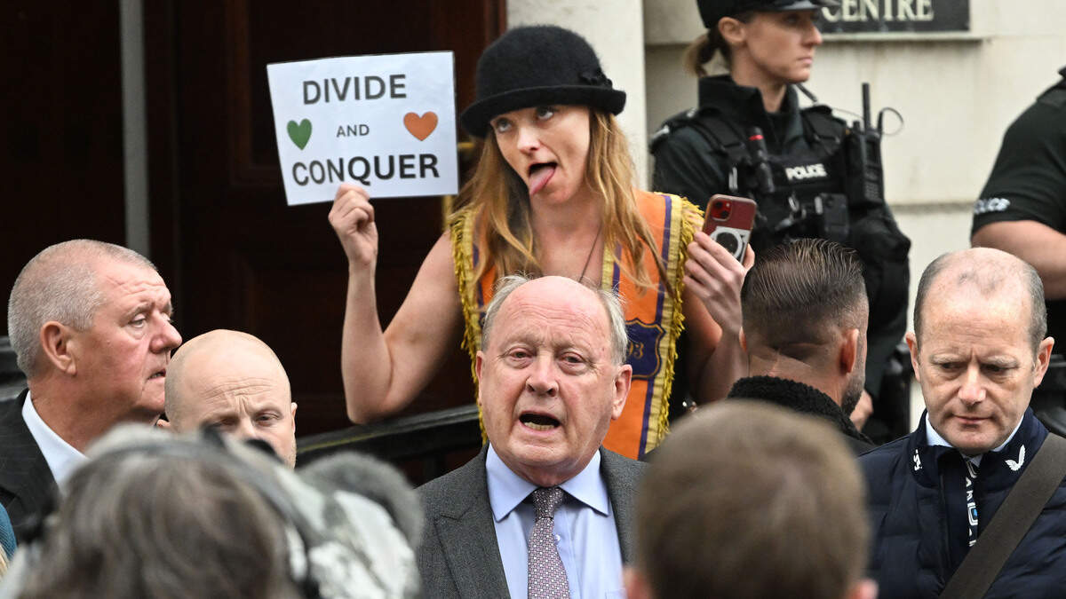 Noel Gallagher, Susan Sarandon and Stars Sign Letter Backing Garvaghy Road Residents