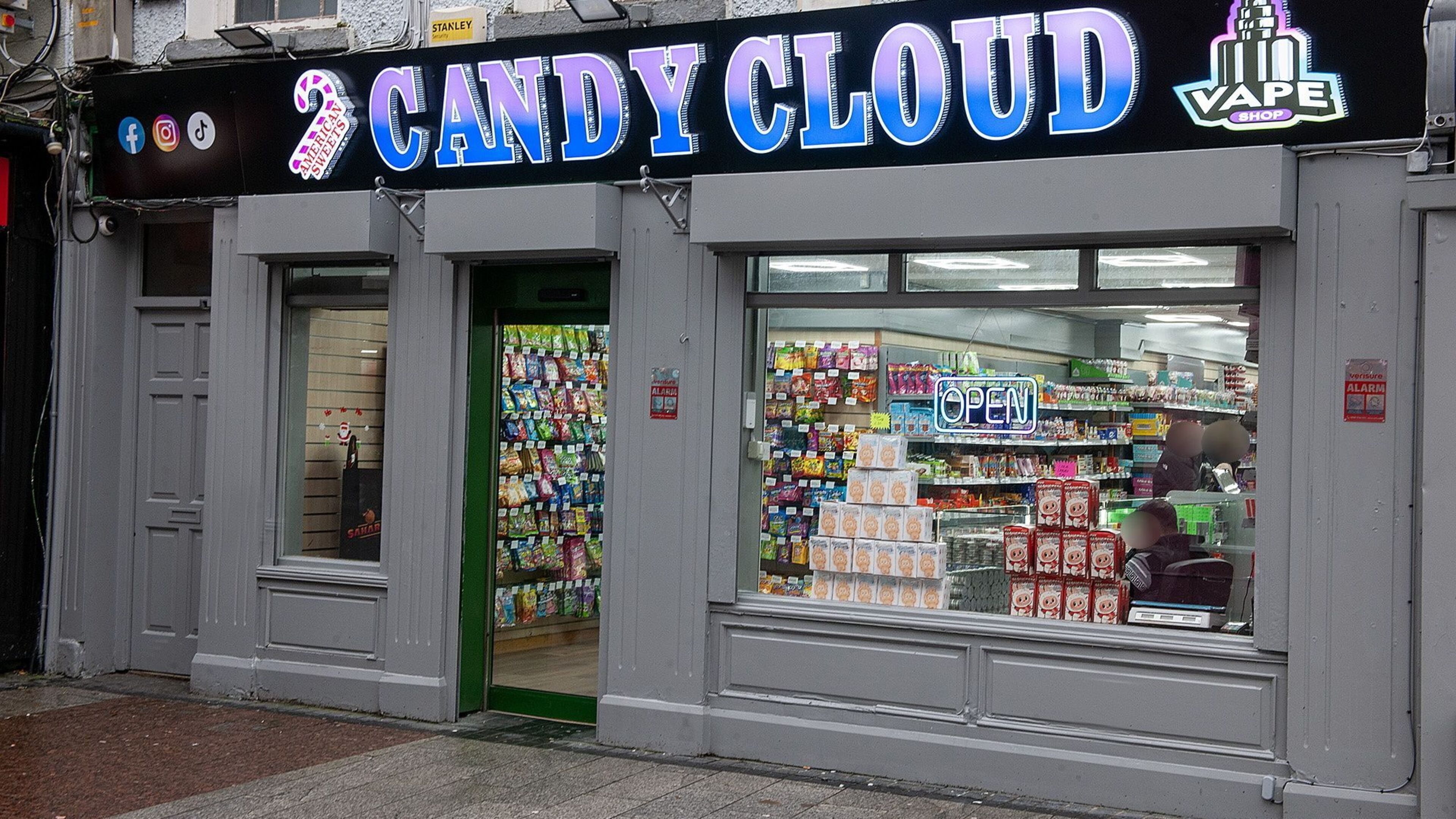‘They are being heavily monitored’ — Suspected drugs worth thousands seized after raids on Wexford vape shops