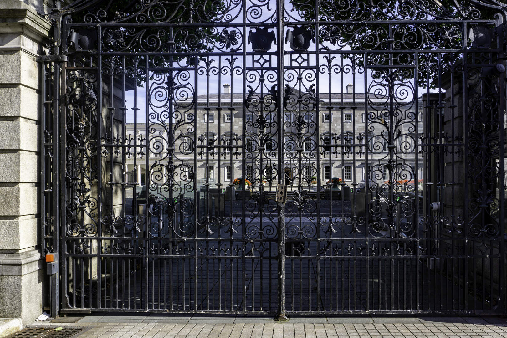 Irish Government Faces Busy Schedule as Dáil Returns