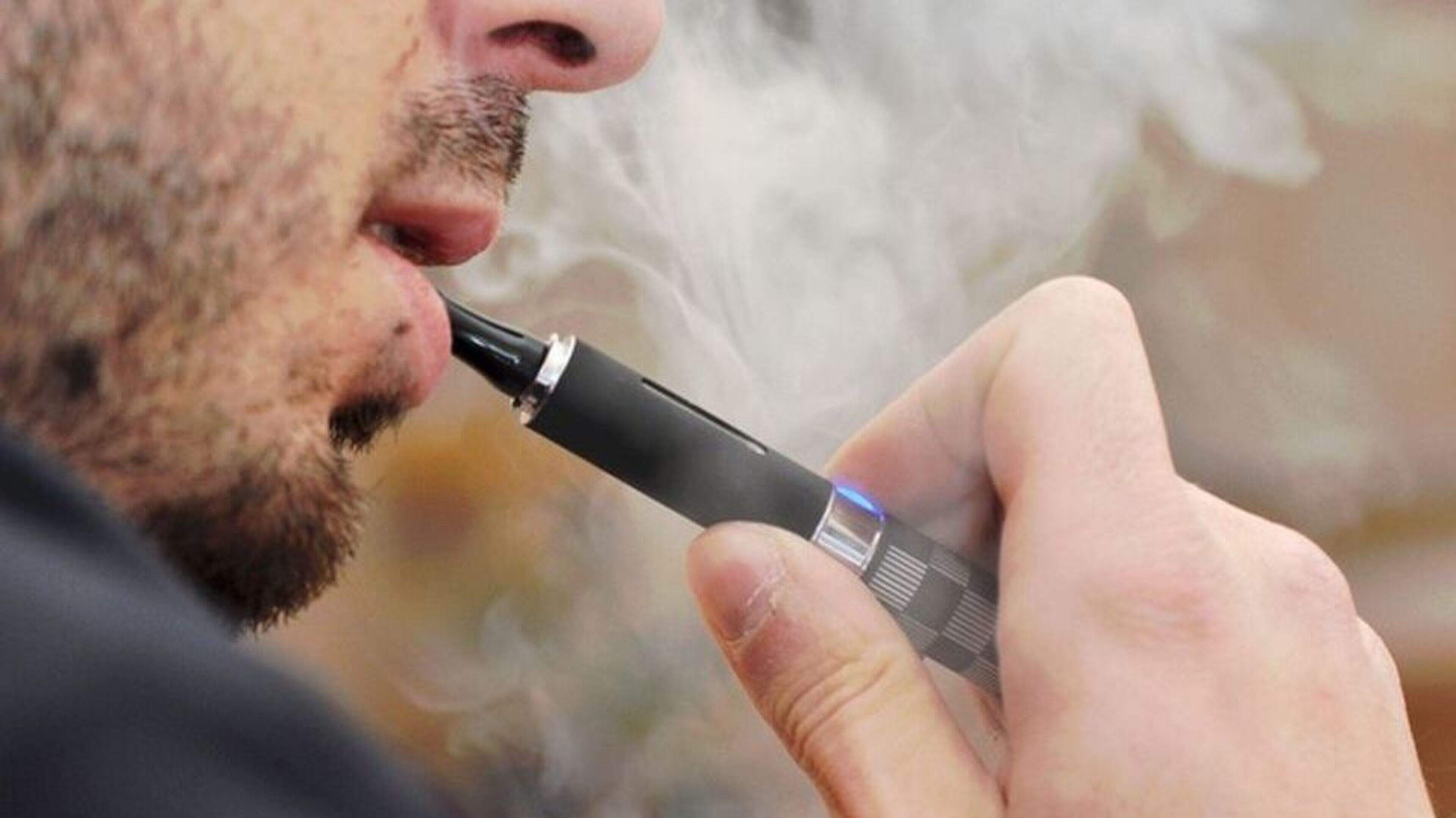 Synthetic cannabis linked to psychosis still for sale in shops despite ban, psychiatrist warns