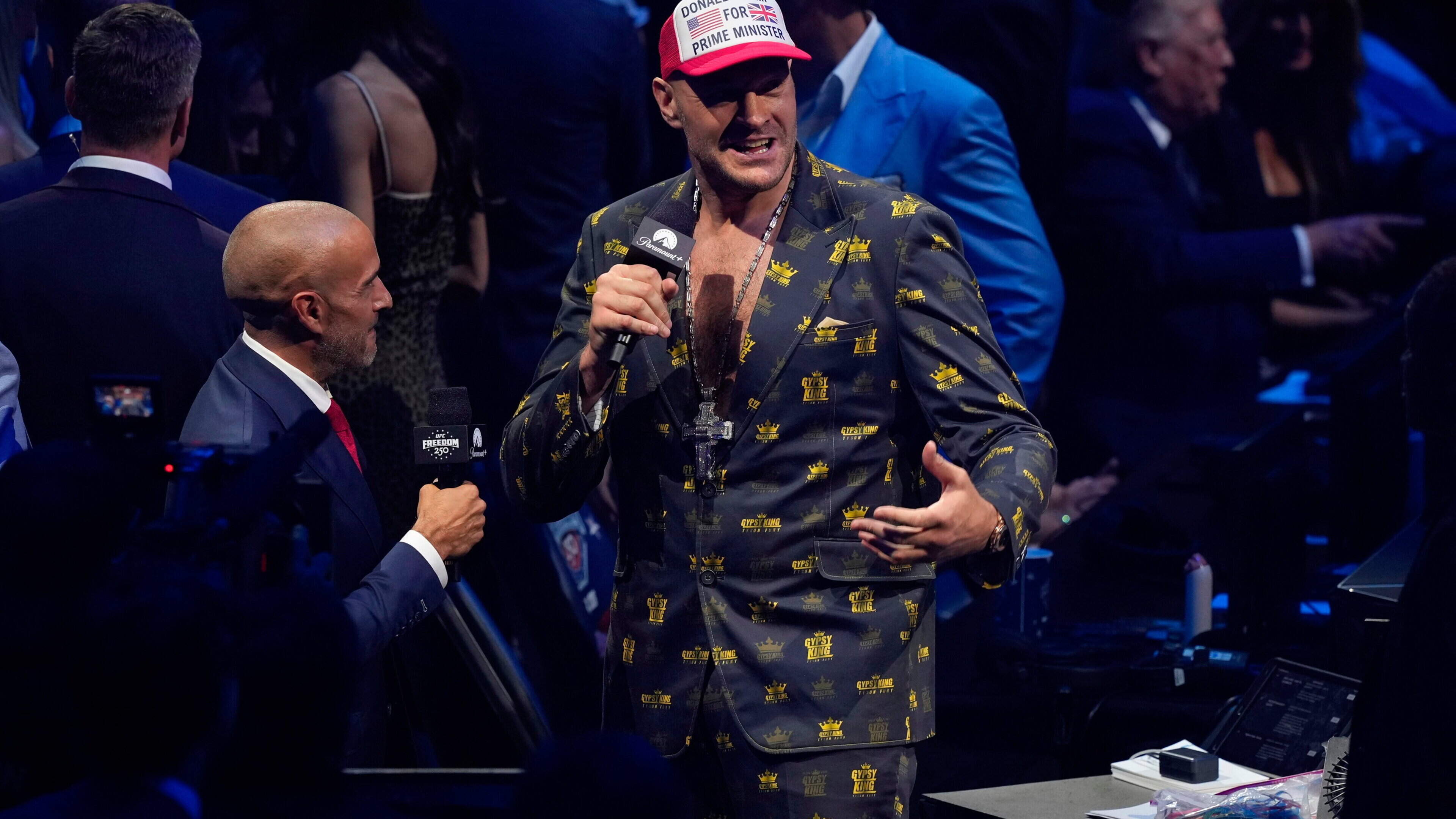 Tyson Fury sparks controversy by wearing ‘Donald Trump for prime minister’ hat at UFC fight on White House lawn