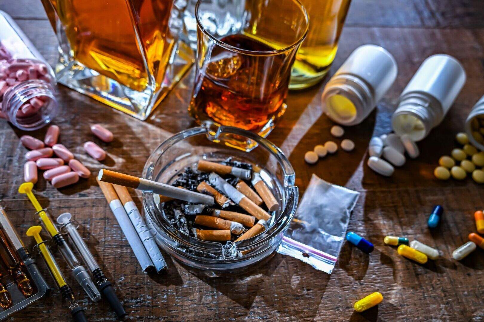 tobacco and pregnancy Here are some ways to help you stay healthy during pregnancy and reduce  risk of complications: ✓ Avoid tobacco, alcohol and substance use ✓ Attend  all pregnancy checks ✓ Seek help if