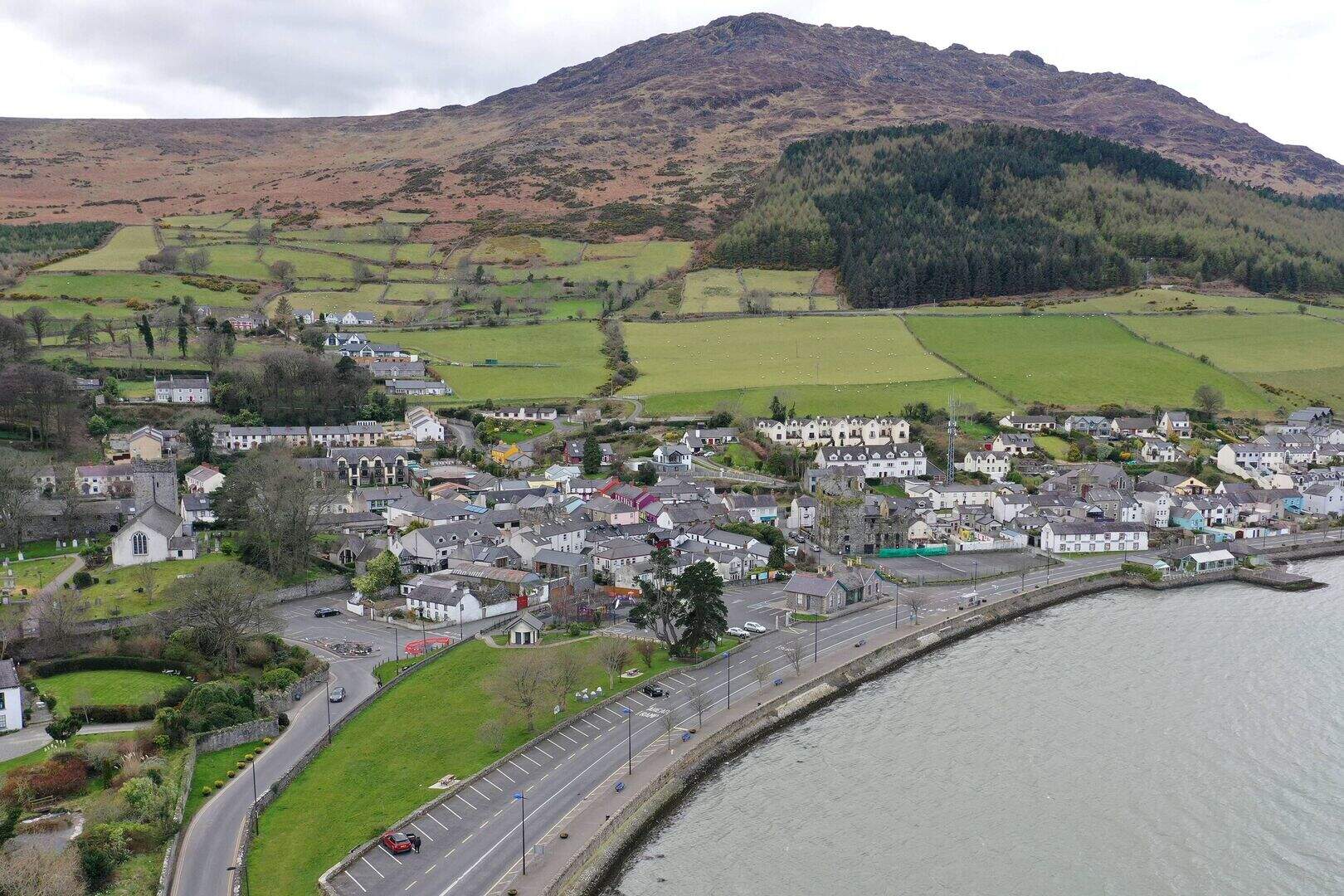 Boat owners told to remove ‘abandoned’ vessels from Carlingford Pier