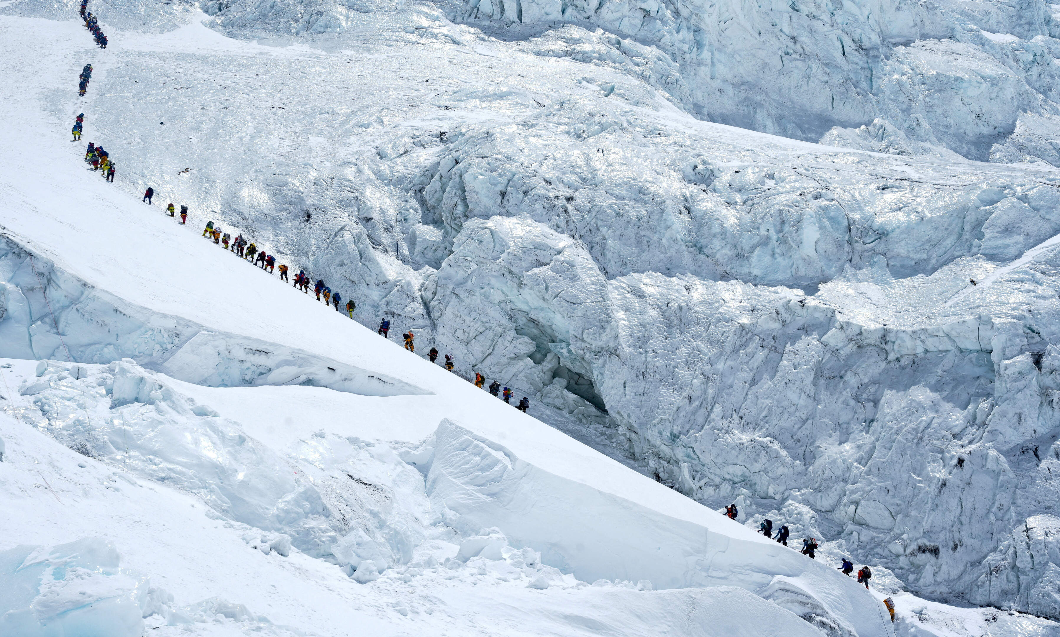 RPT-UPDATE 1-Record 274 climbers scale Mount Everest in a single day from Nepali side
