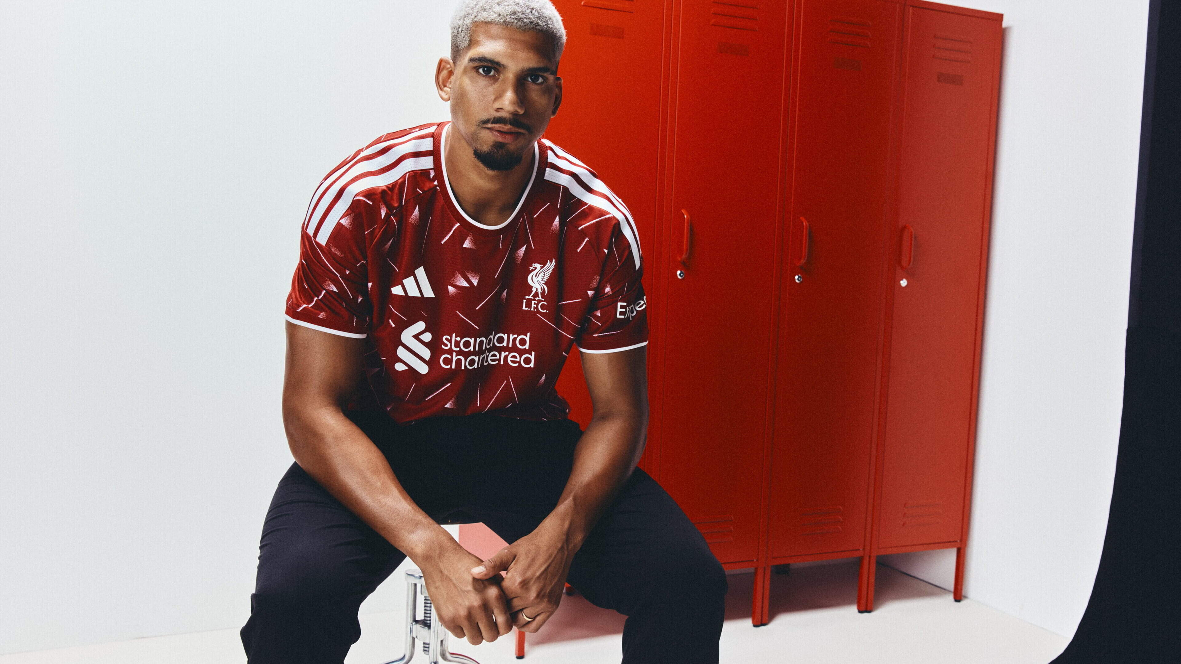 Barcelona star Ronald Araujo hails ‘role model’ as he completes Liverpool move