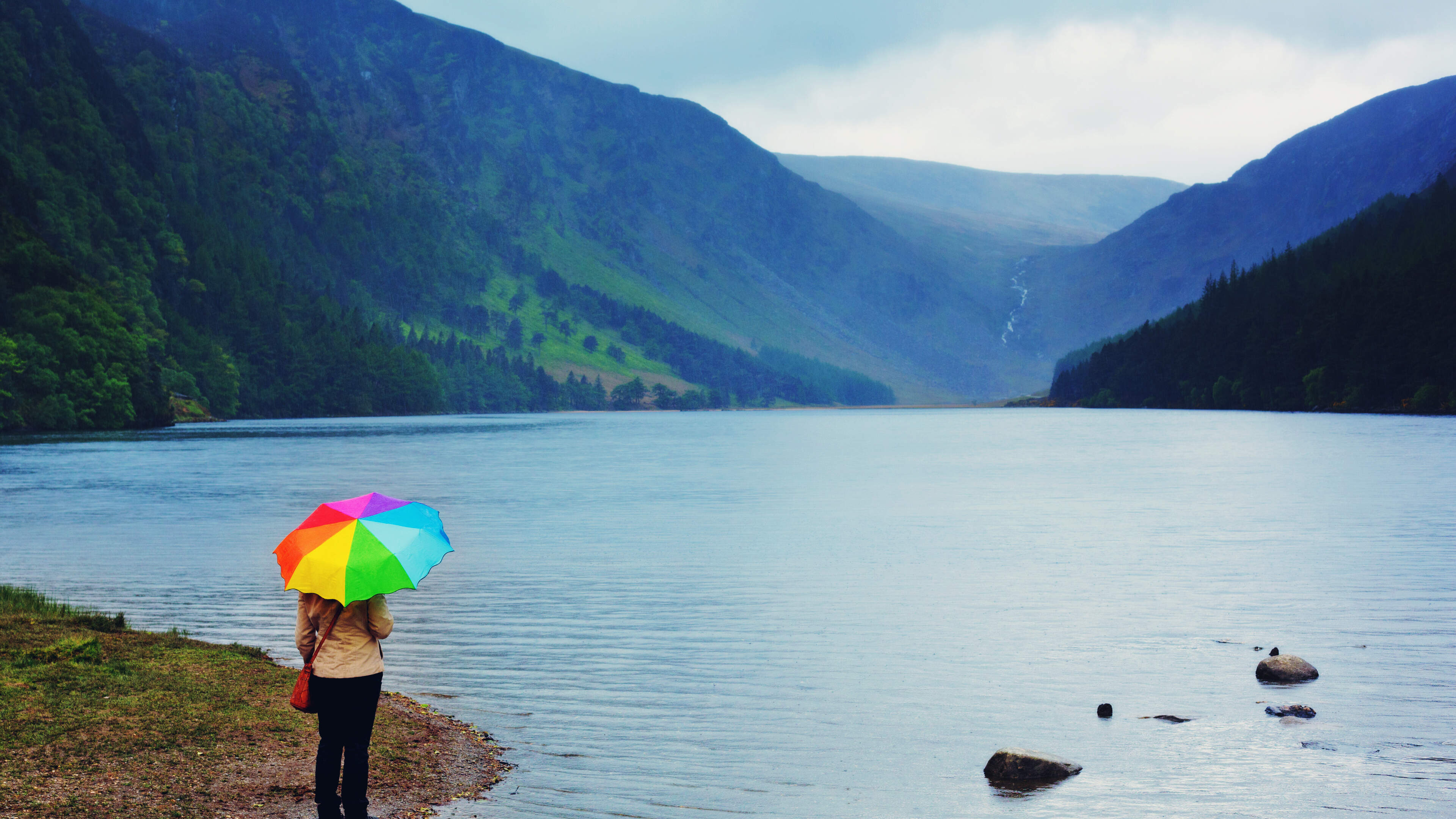 Dry and bright days to end the week but bank holiday will bring rain and cloud