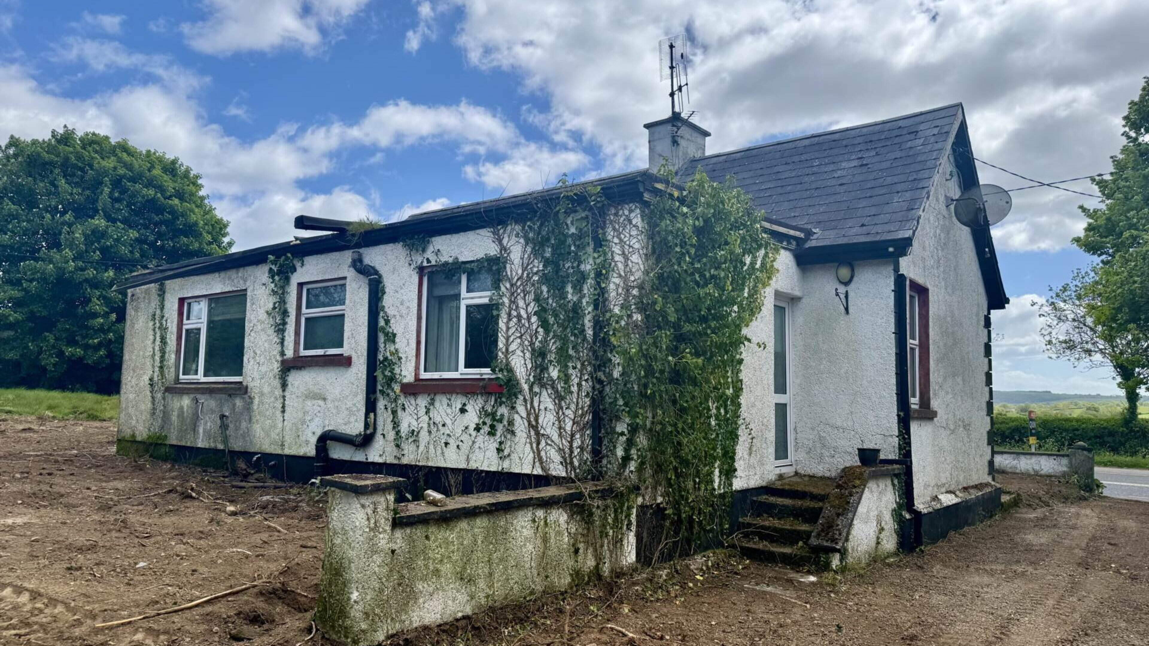 Wexford cottage in need of restoration to go for online auction with reserve of €100,000