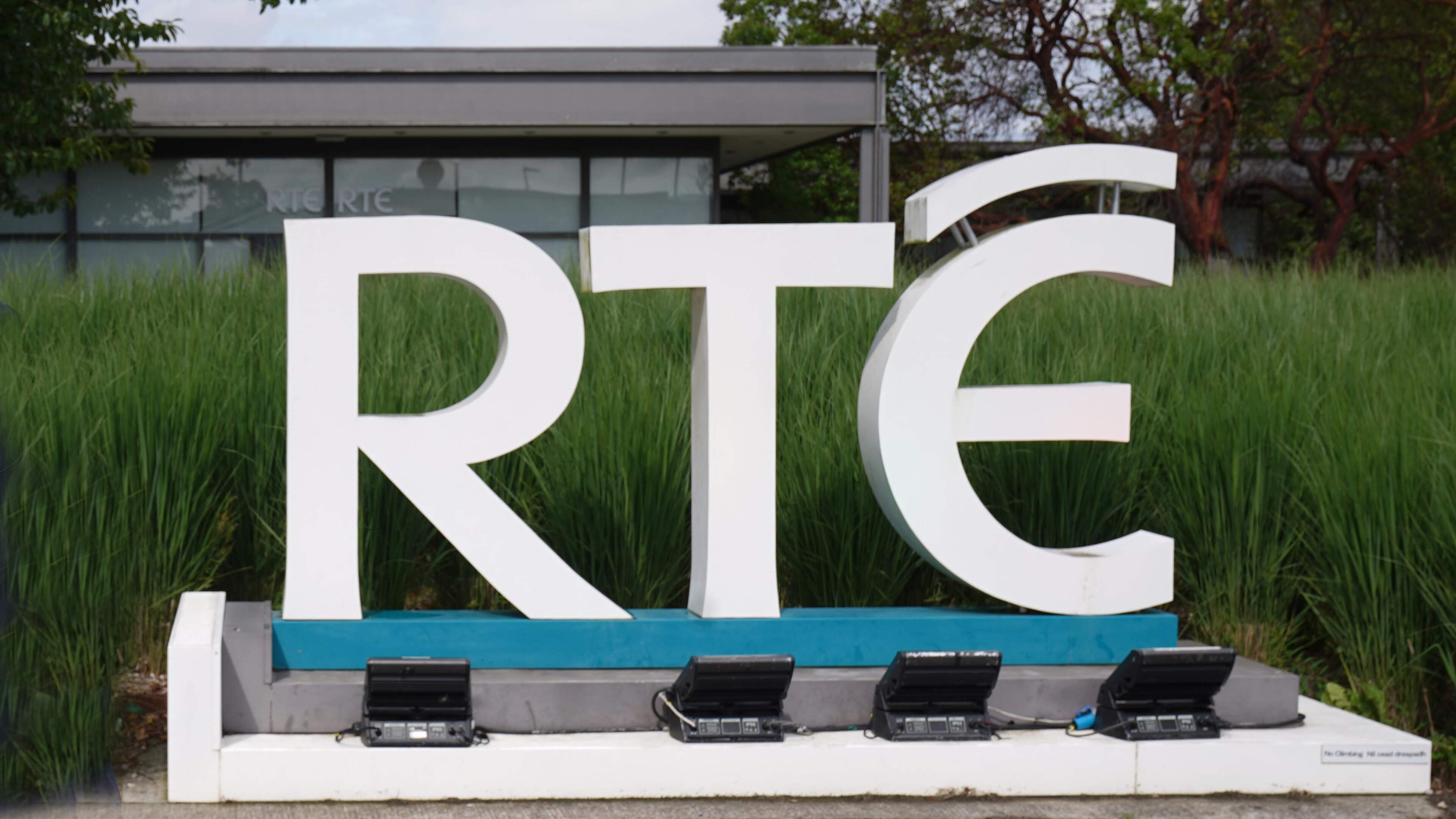 RTÉ target to cut workforce by 400 in doubt after report reveals exit scheme underperformed