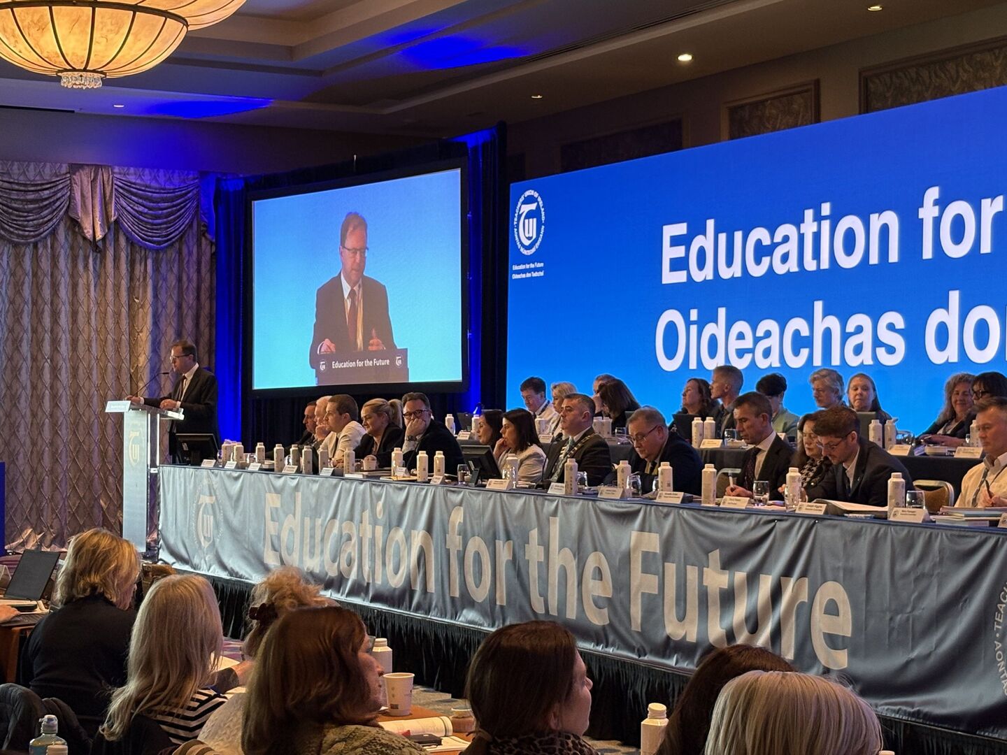 Teachers warn of ‘firestorm’ of industruial action over pay as AI fears ...