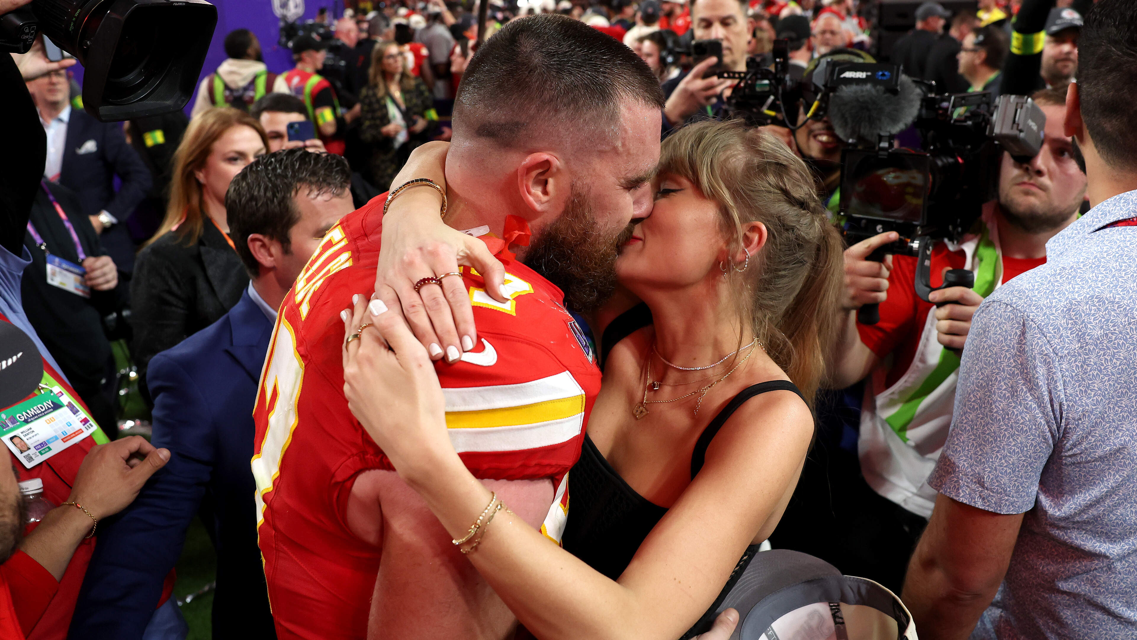 Taylor Swift's and Travis Kelce's marathon wedding vows were apparently 20 minutes long each — romantic or self-indulgent?  