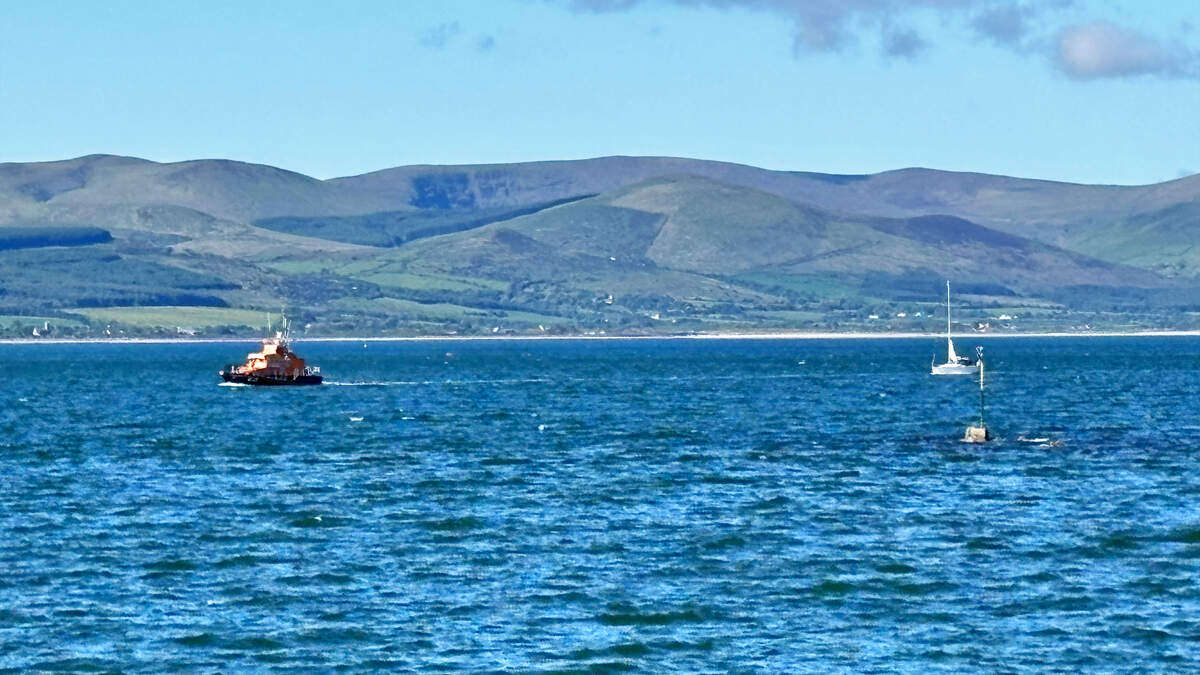 Kerry's Fenit RNLI assists yacht in difficulty off Clare coast