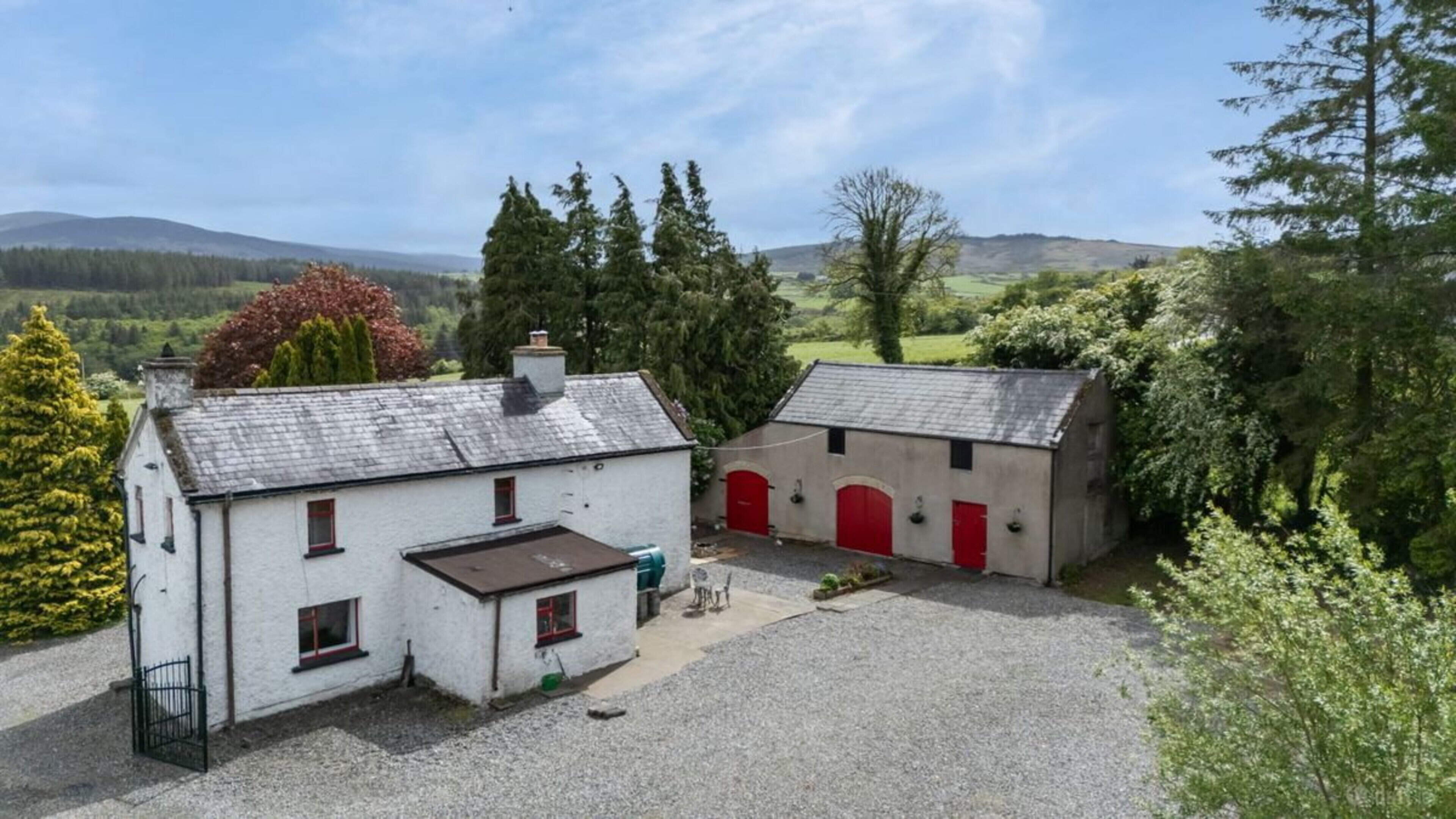 See inside Wicklow farmhouse that comes with maple shaker kitchen and stone barn for €525,000
