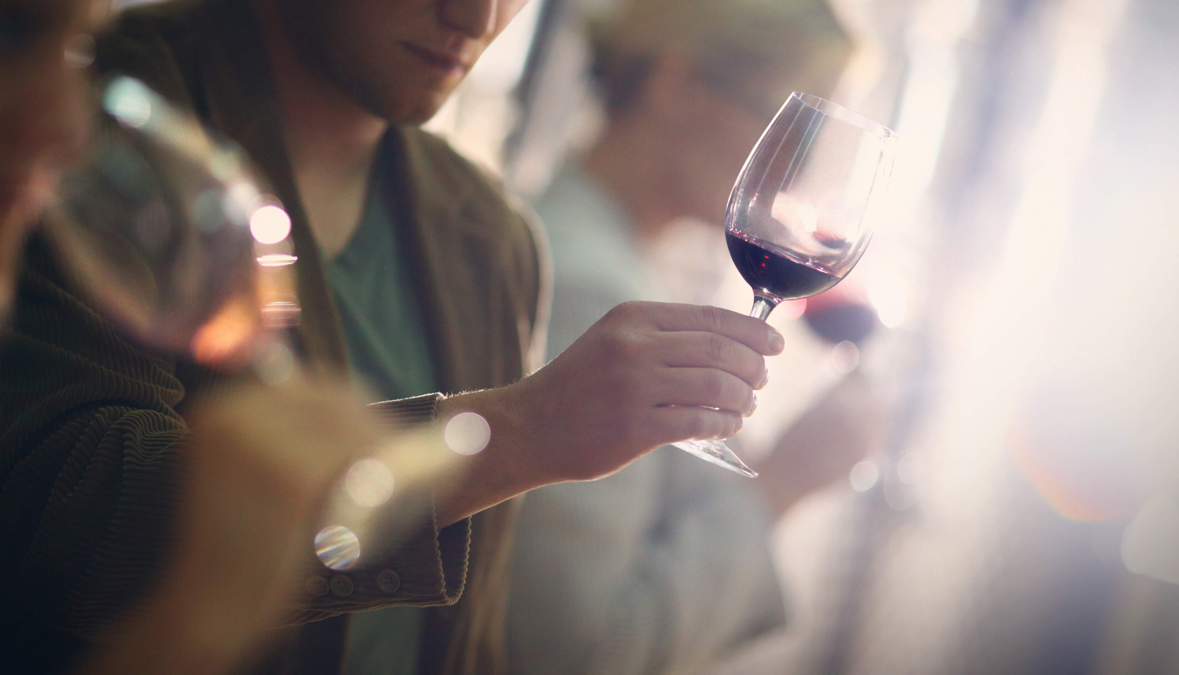 Irish weekly alcohol ‘low risk’ limits may need overhaul after major review, says Hiqa