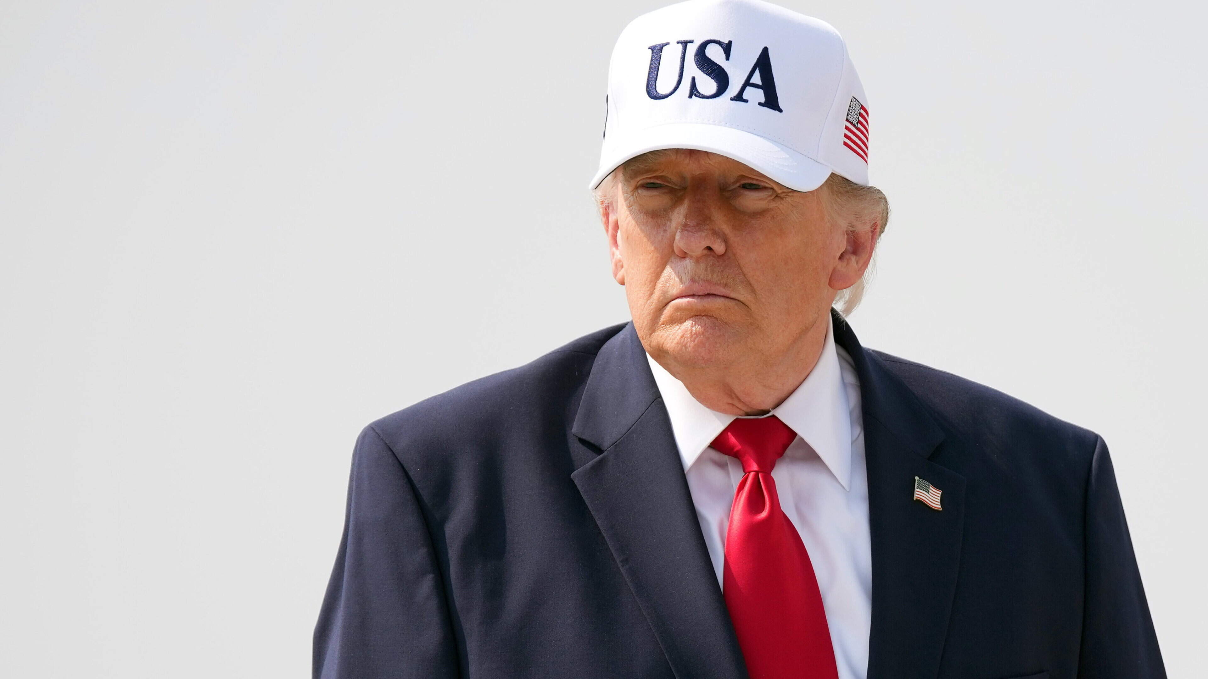 As US throws its 250th birthday bash, the court of King Donald is crumbling