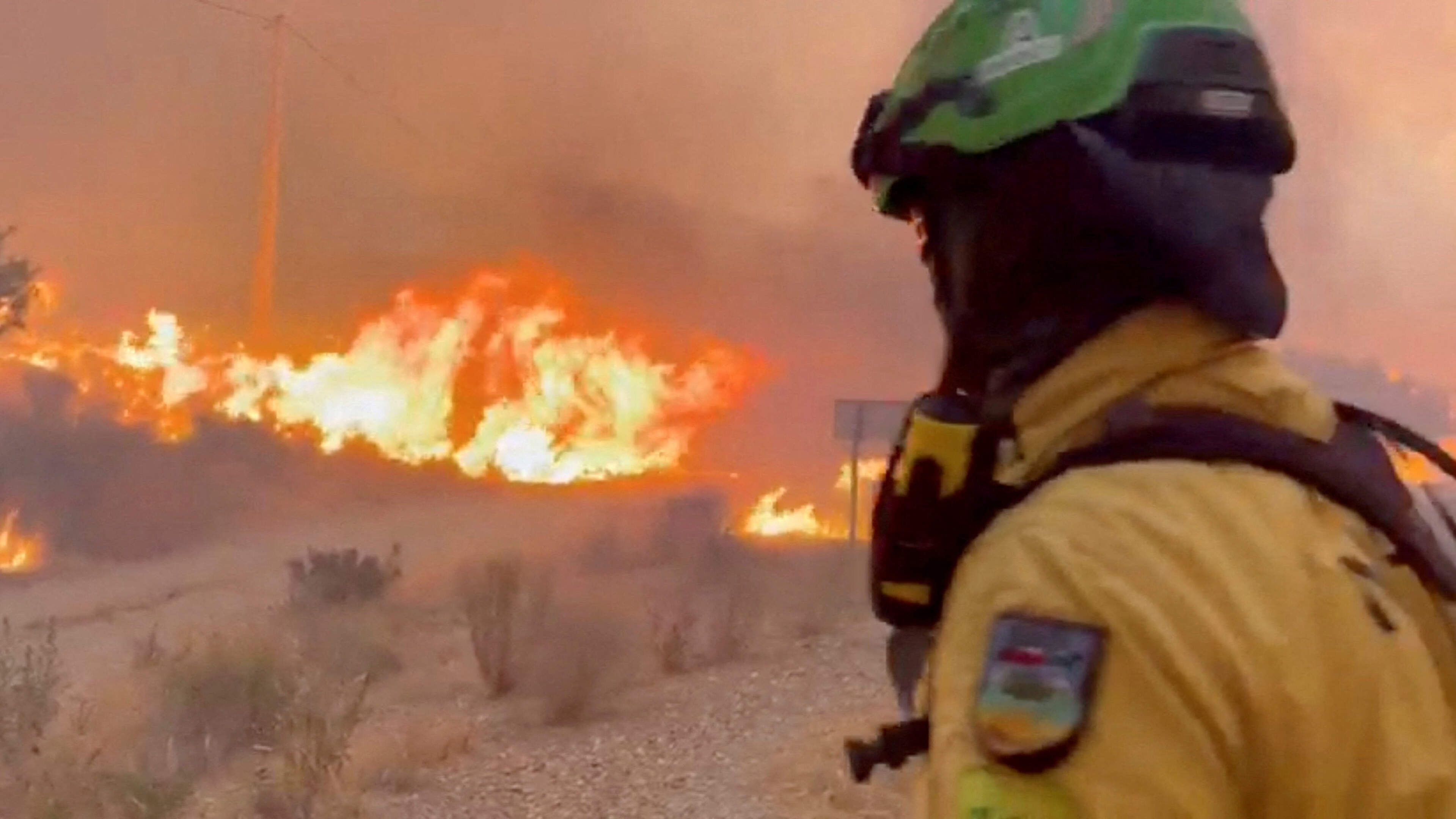 Wildfires in southern Spain kill 11, emergency agency says