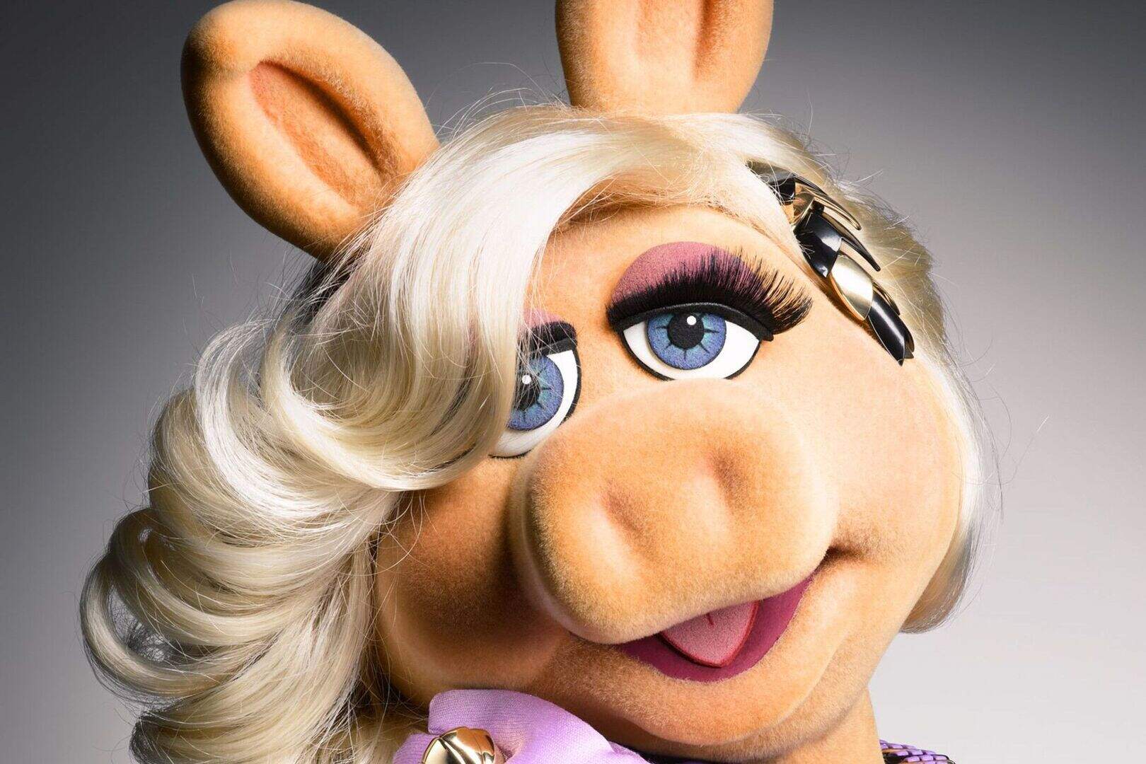 I was interviewing karate-chopping muppet royalty Miss Piggy so obviously  had to dress the part' | Irish Independent