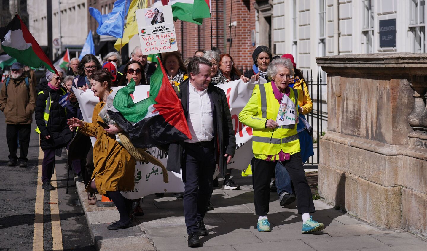 Lelia Doolan (91) completes 220km walk from Clare to Dáil in protest at ...