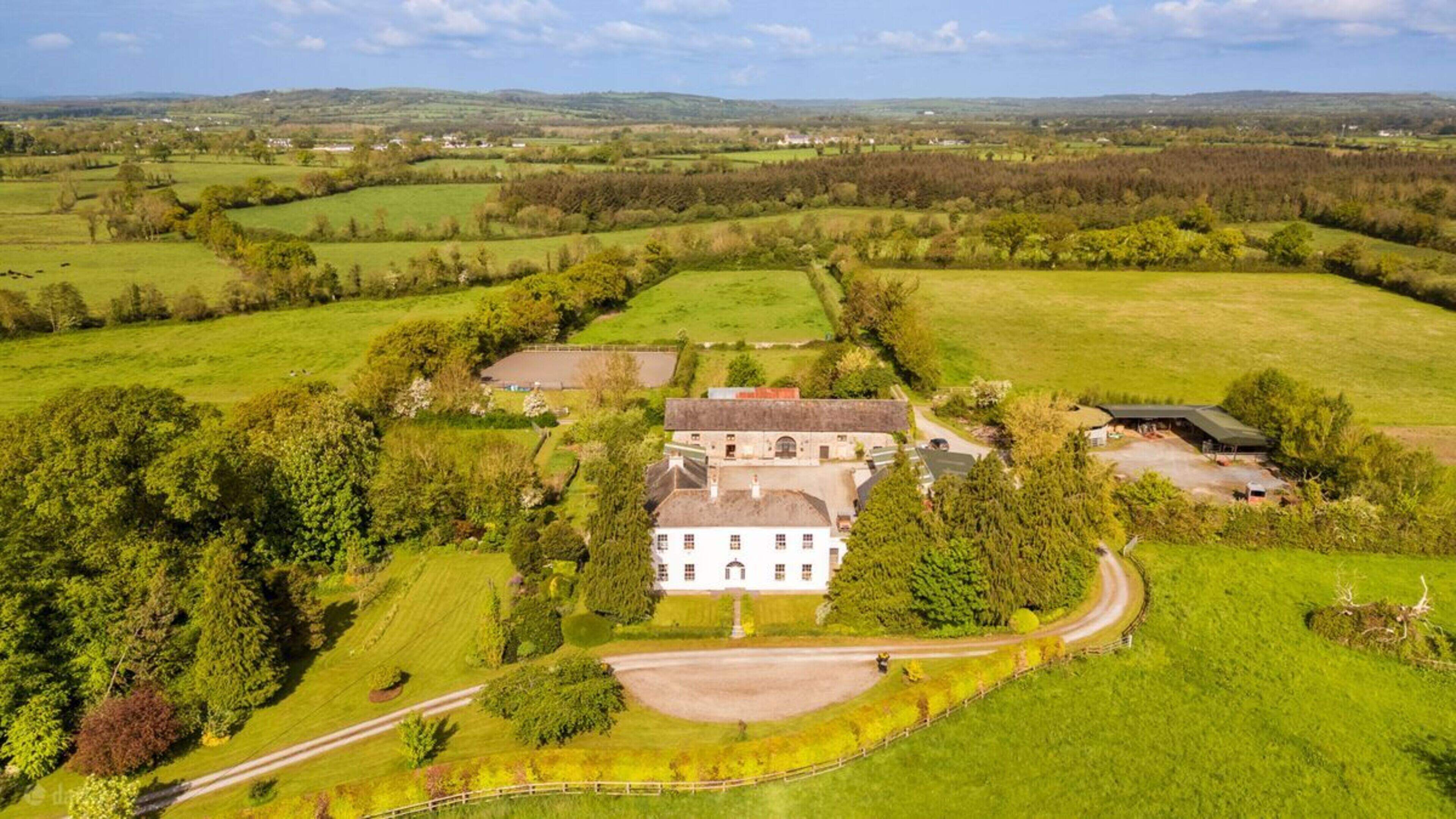 See inside 18th century Ballylanigan House in Tipperary on the market for €1.5 million