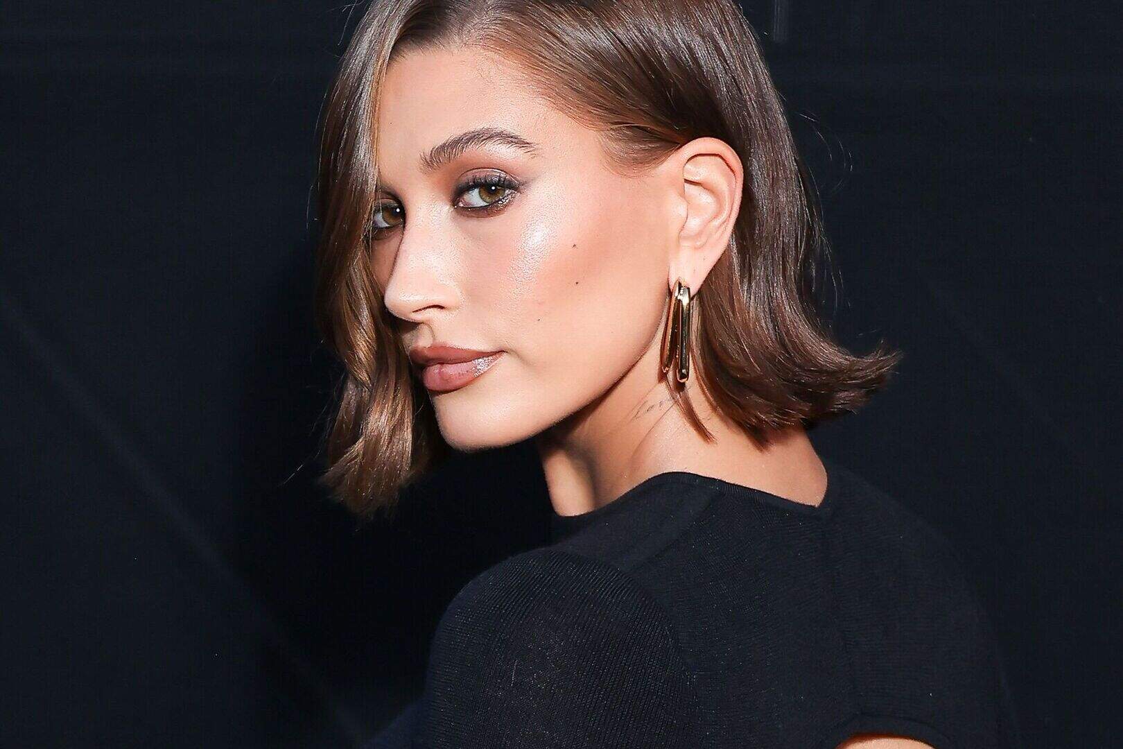 Influencer Hailey Bieber whose sharp features are adorned by her fans. Photo: Marc Piasecki/WireImage