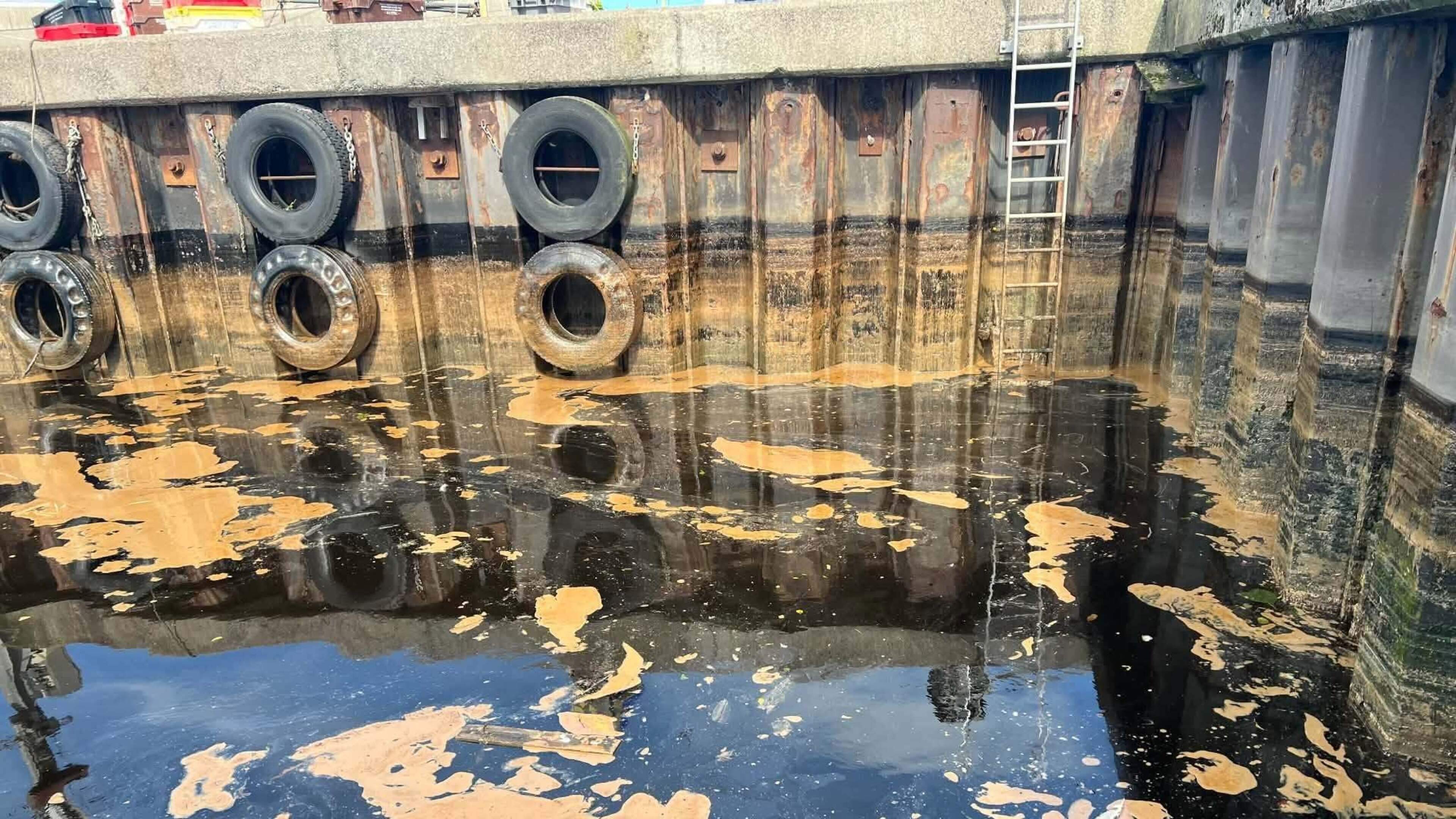 Wicklow council and Uisce Éireann investigate ‘grease plume’ in Arklow Harbour