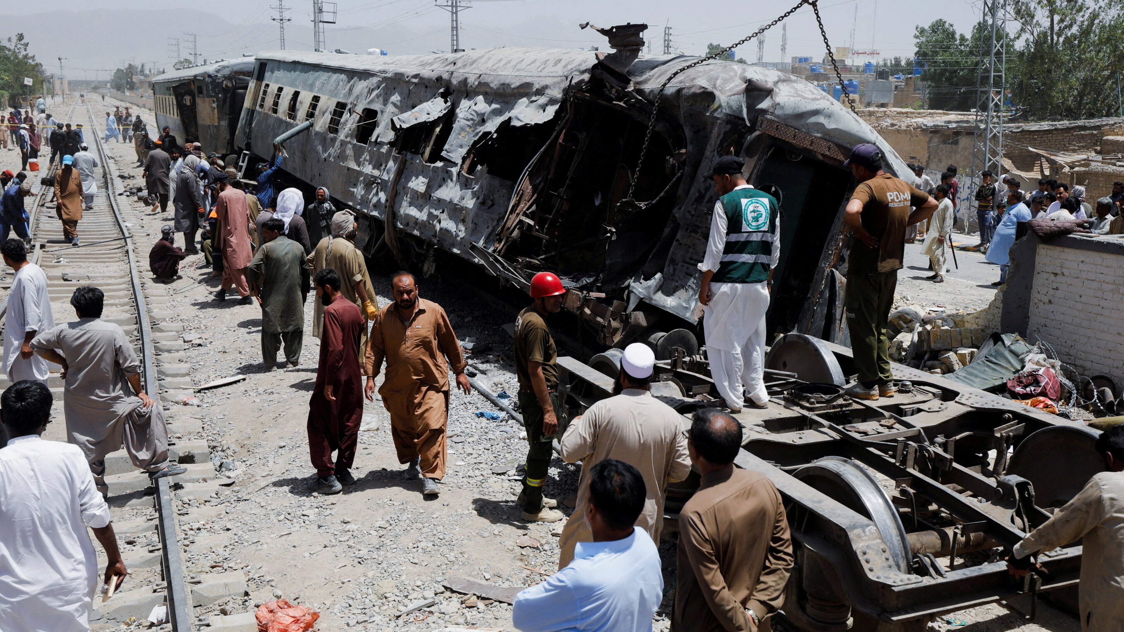 Suicide bomber kills at least 24 at Pakistani railway station