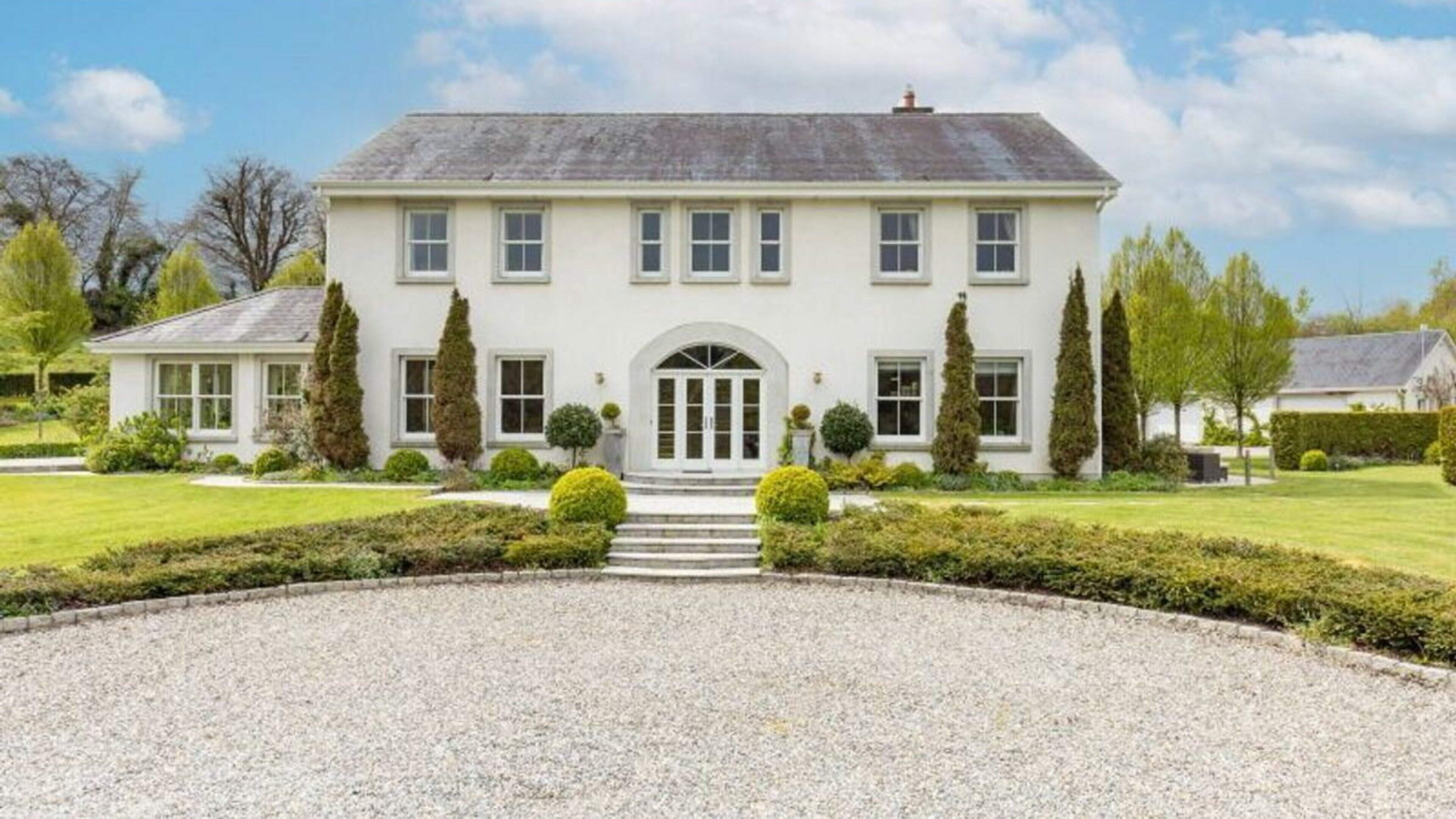 Stunning Wexford property with private river jetty and landscaped garden fetches €1.4 million