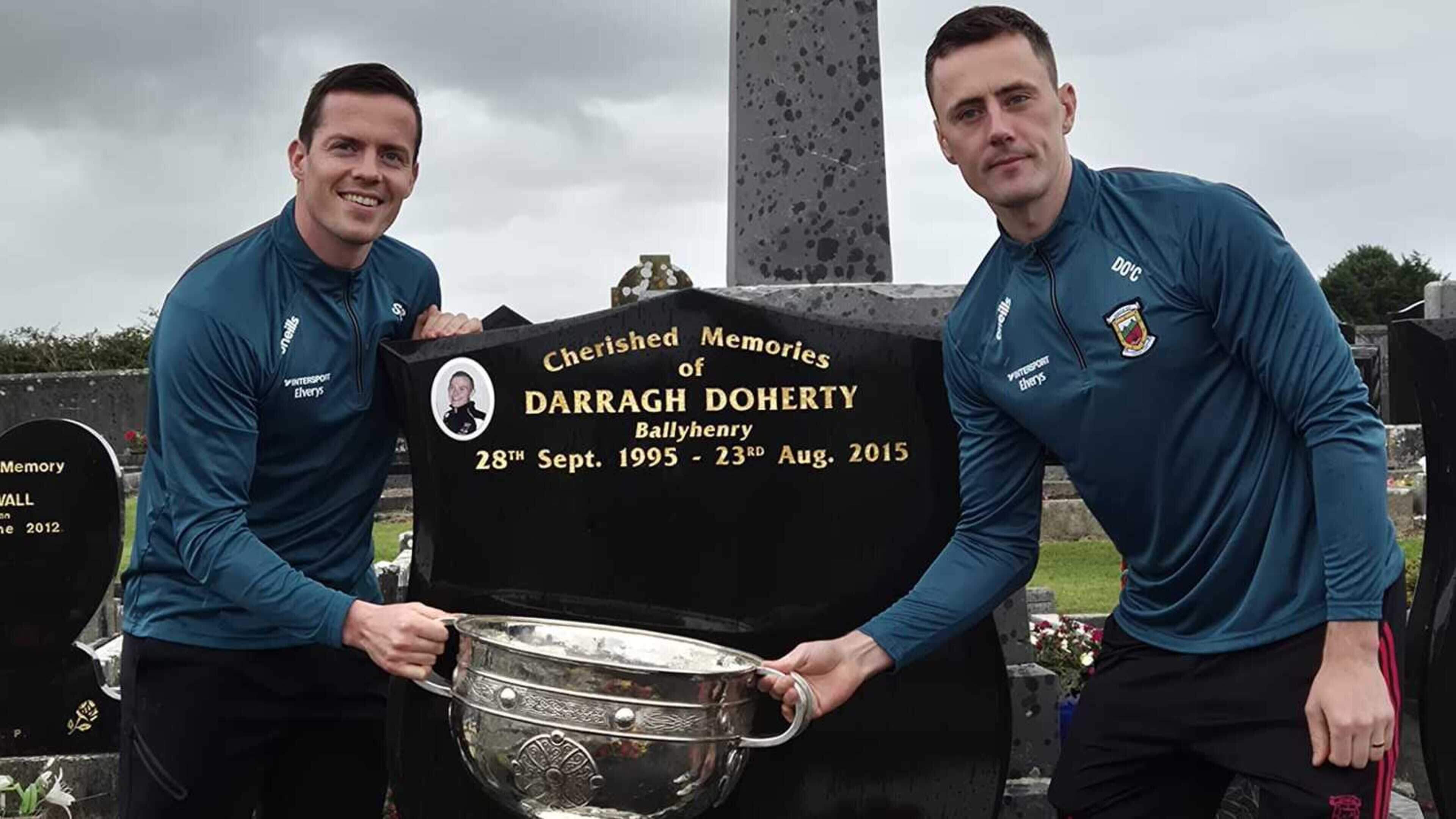 ​Mayo footballers bring Sam Maguire to grave of former teammate Darragh Doherty