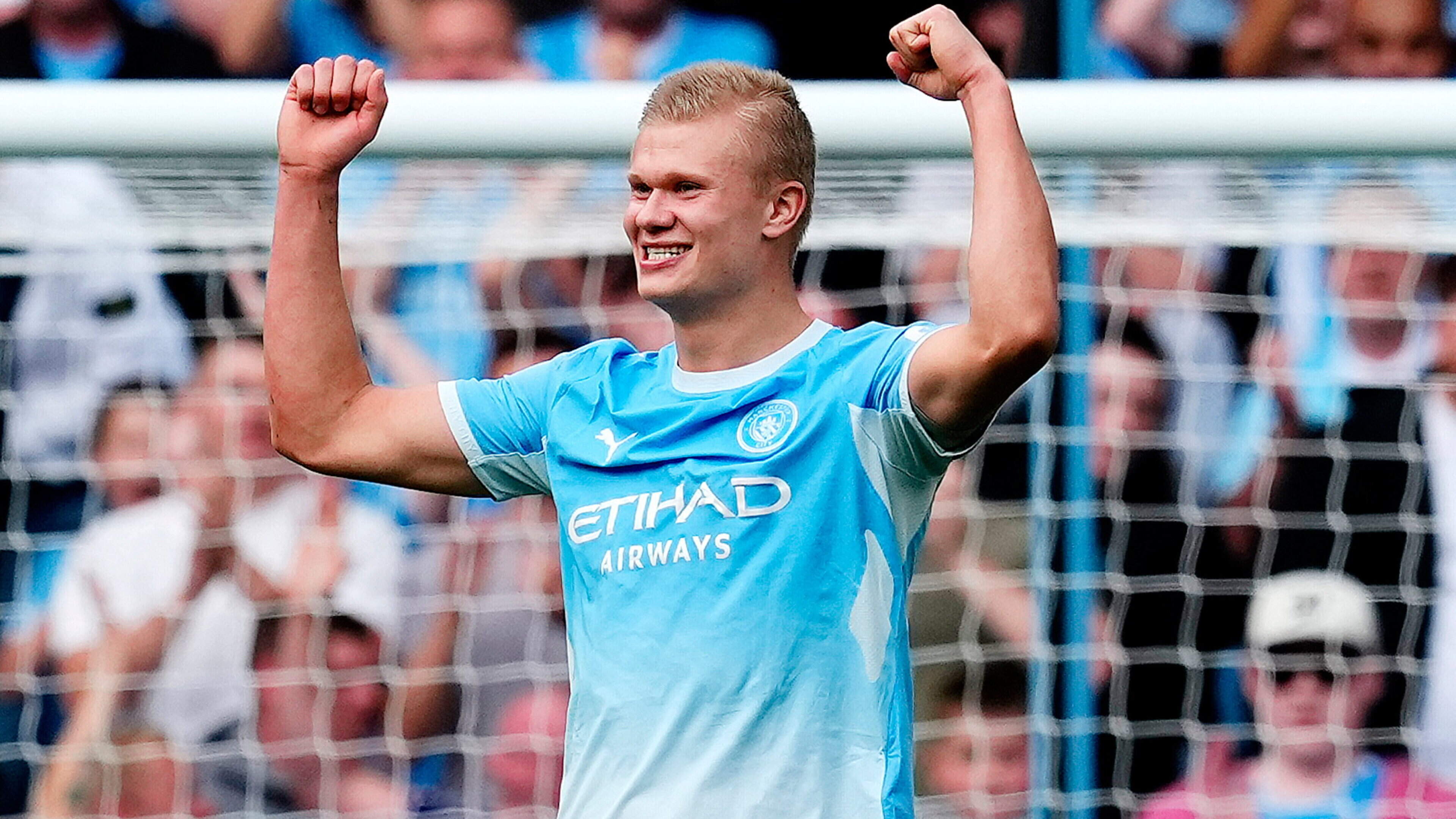 Manchester City prevail in eight-goal thriller against Sunderland to maintain winning start